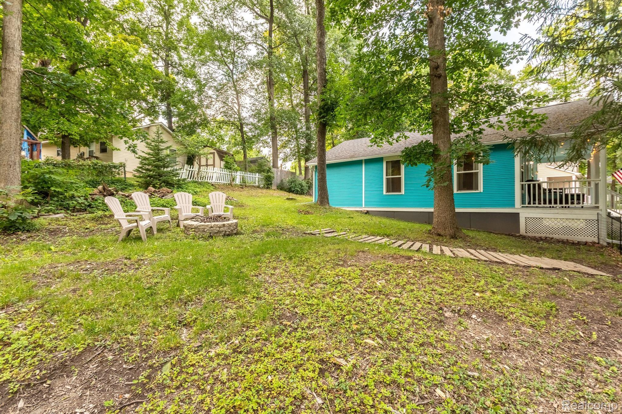 725 Camilla Boulevard