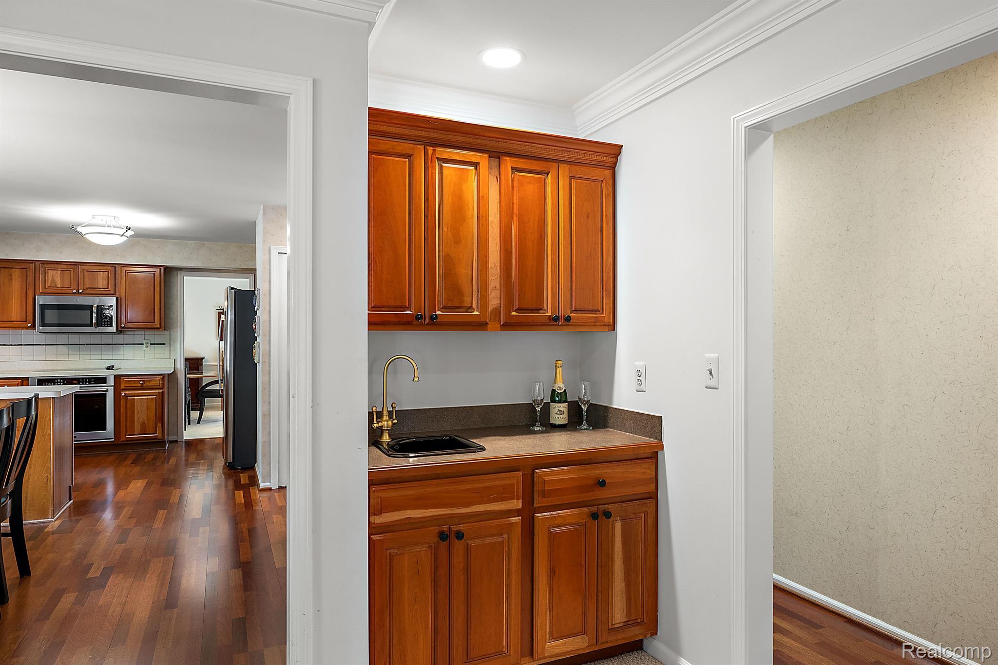 8282 WOODSPUR Drive