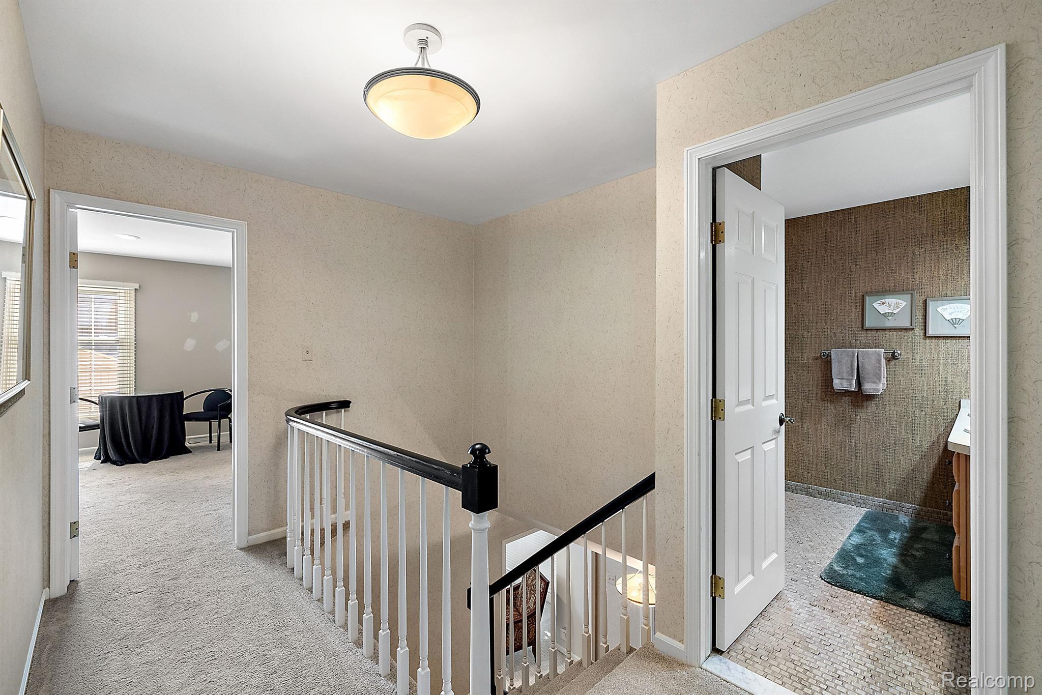 8282 WOODSPUR Drive