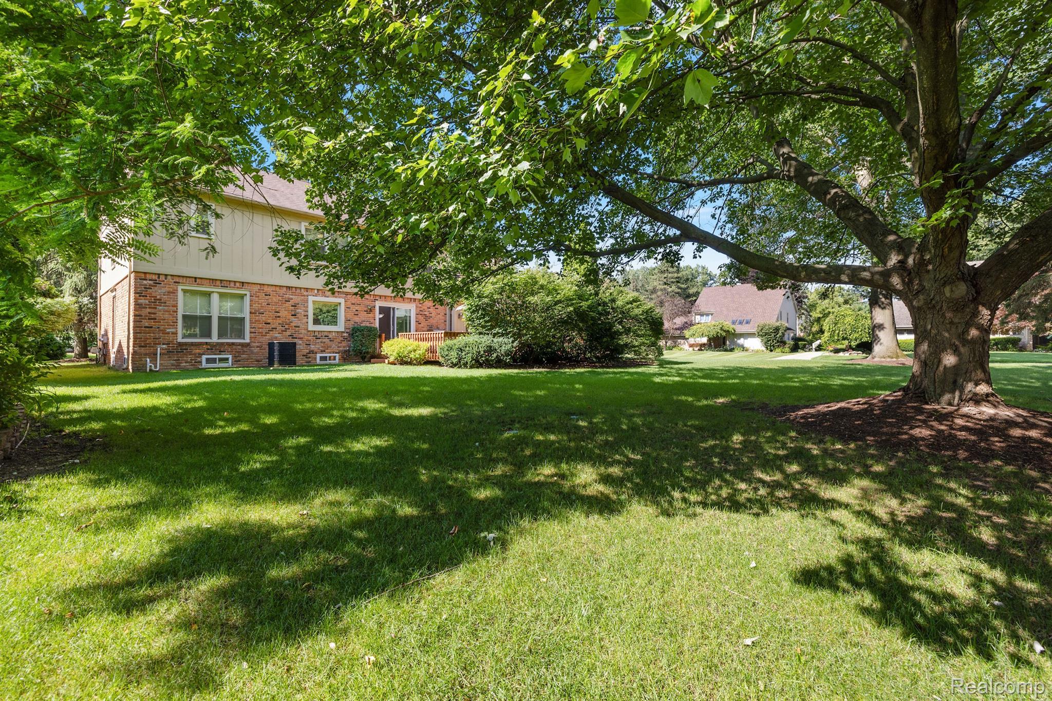 8282 WOODSPUR Drive