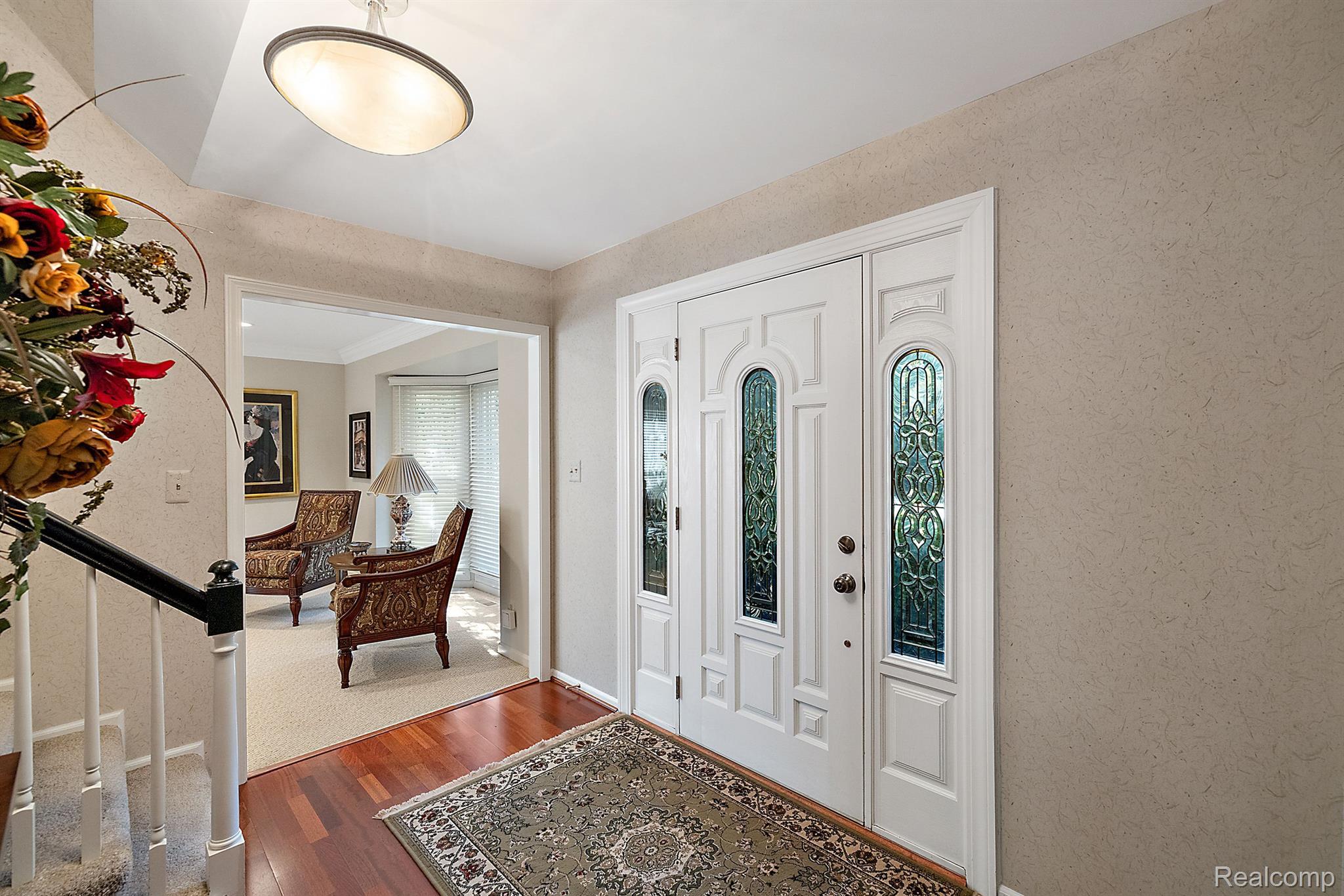 8282 WOODSPUR Drive