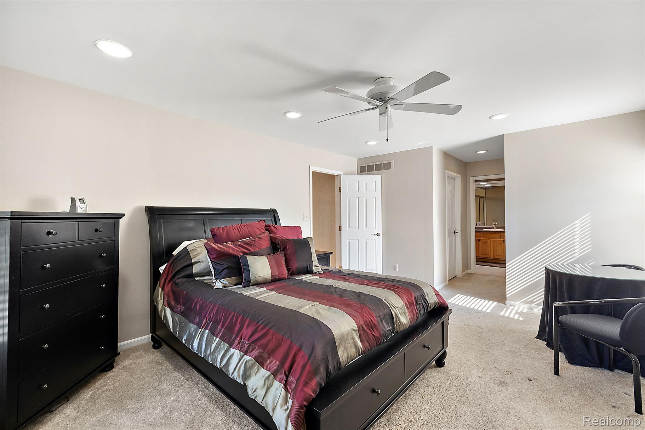 8282 WOODSPUR Drive