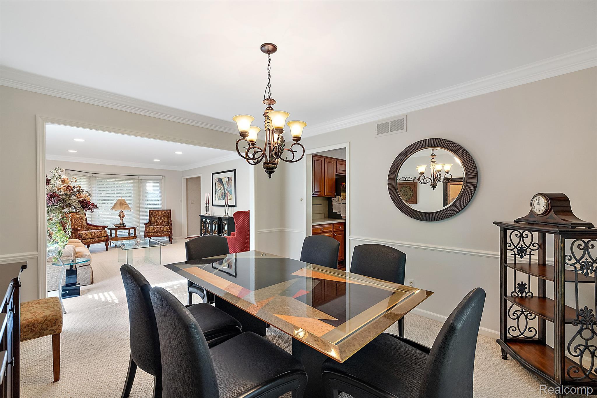 8282 WOODSPUR Drive