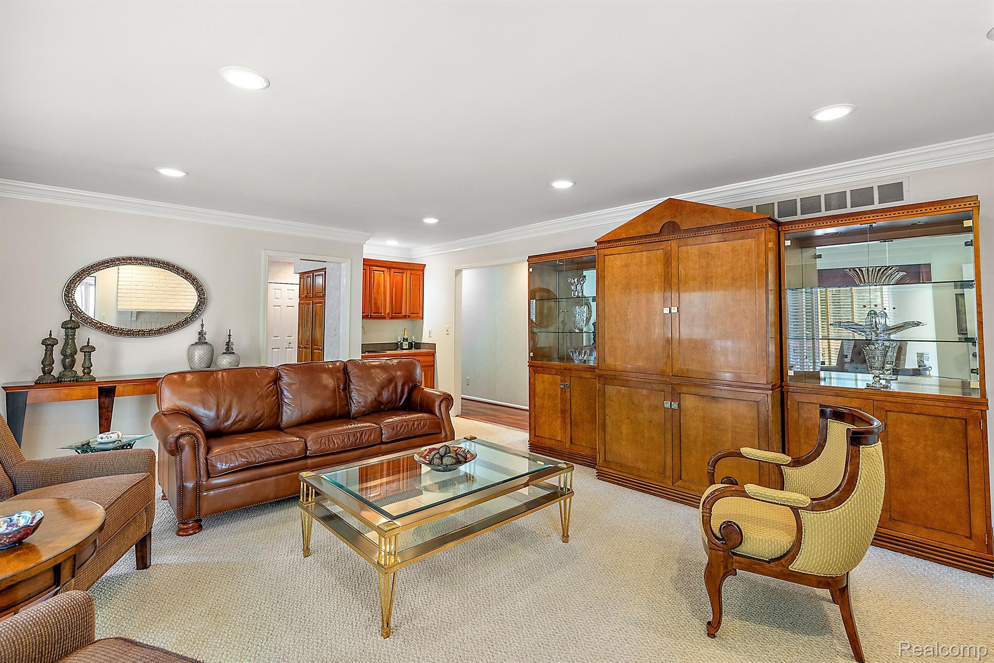 8282 WOODSPUR Drive