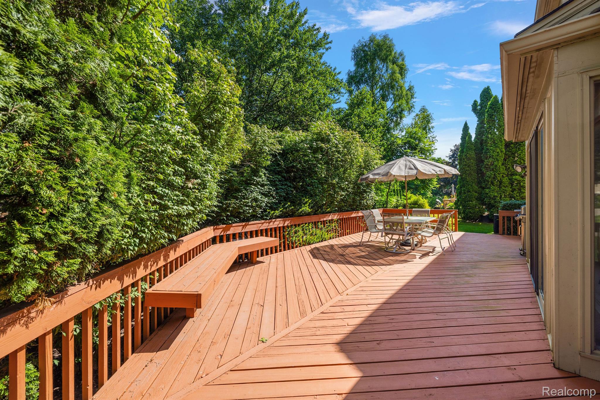 8282 WOODSPUR Drive