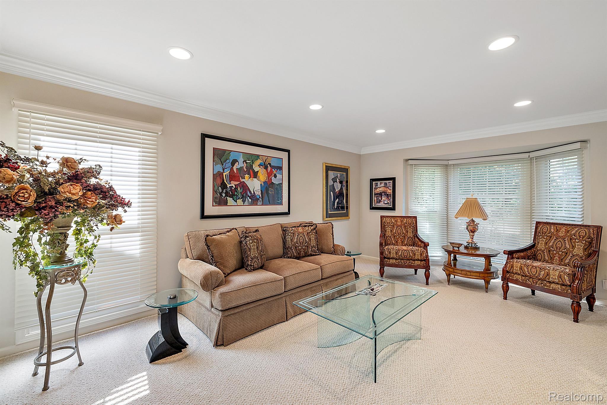 8282 WOODSPUR Drive