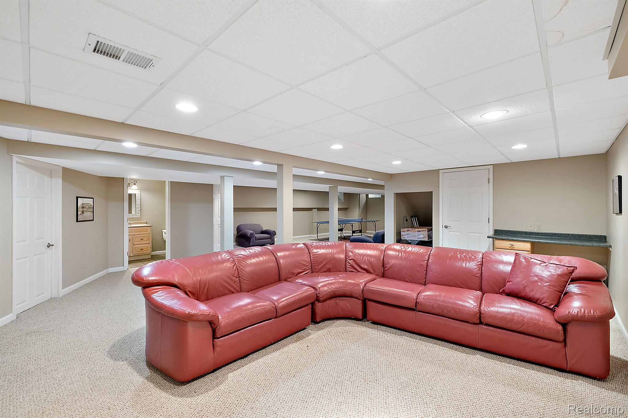 8282 WOODSPUR Drive