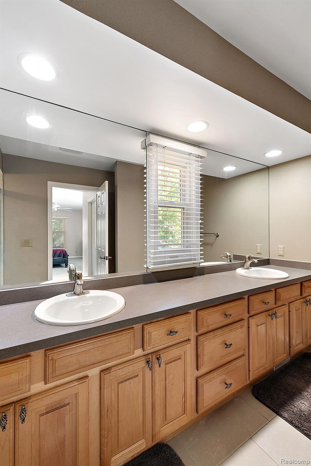 8282 WOODSPUR Drive