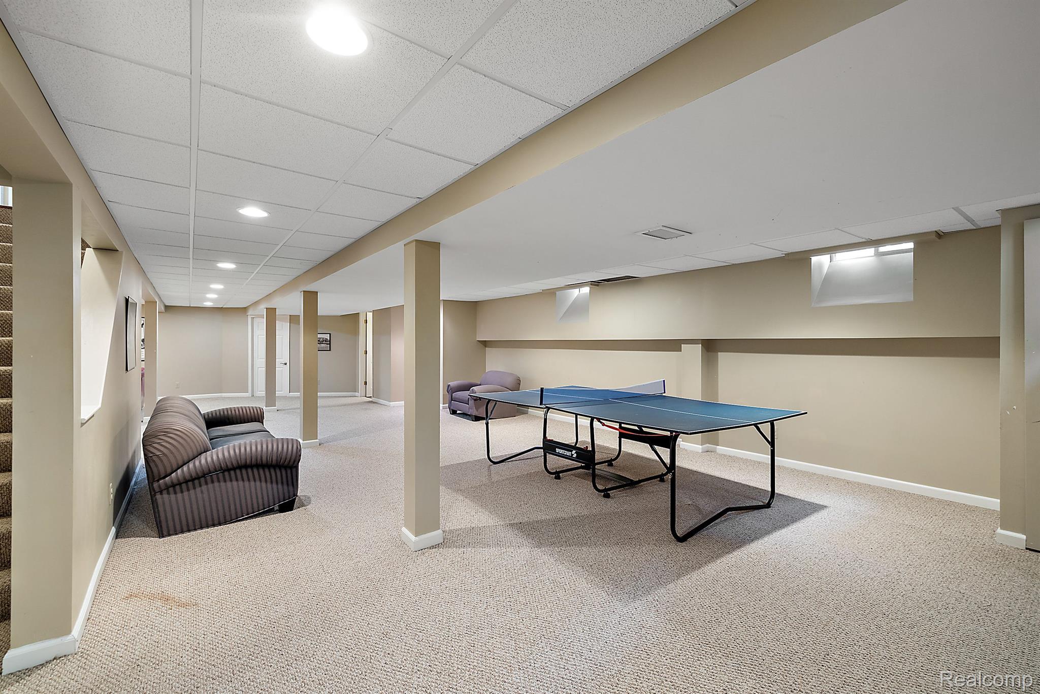 8282 WOODSPUR Drive