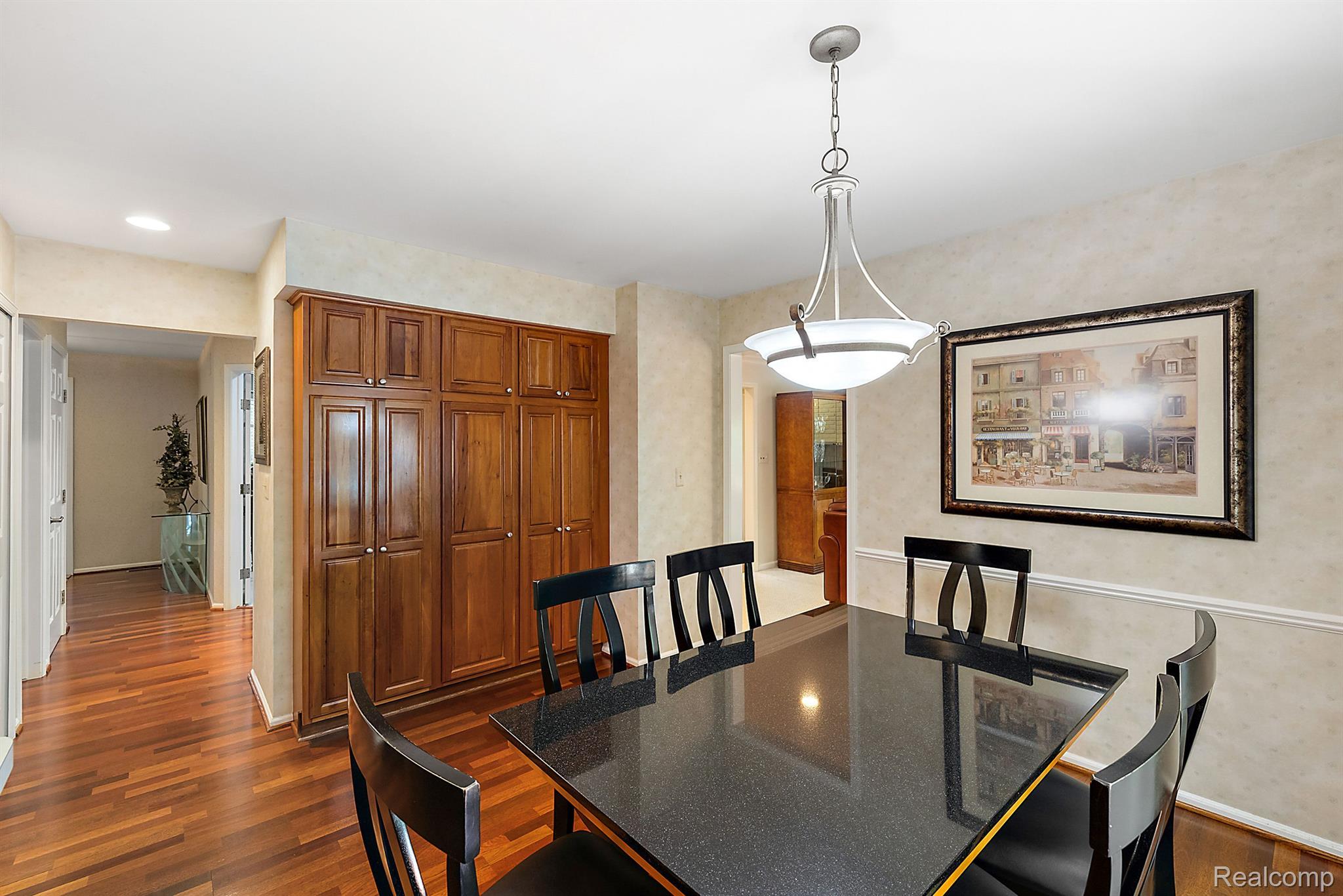 8282 WOODSPUR Drive