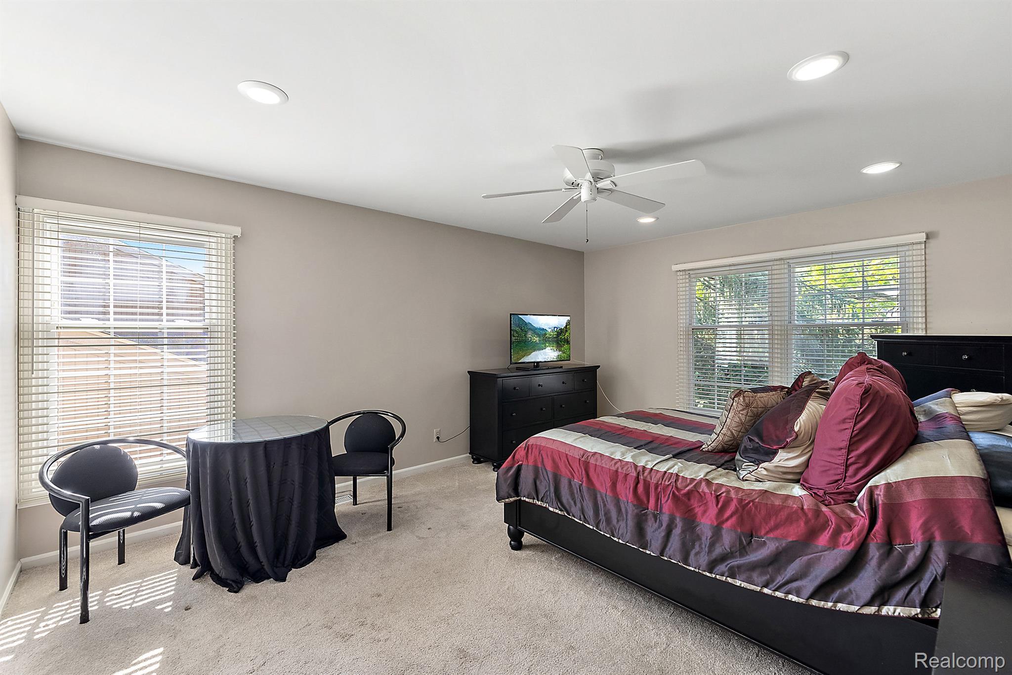 8282 WOODSPUR Drive