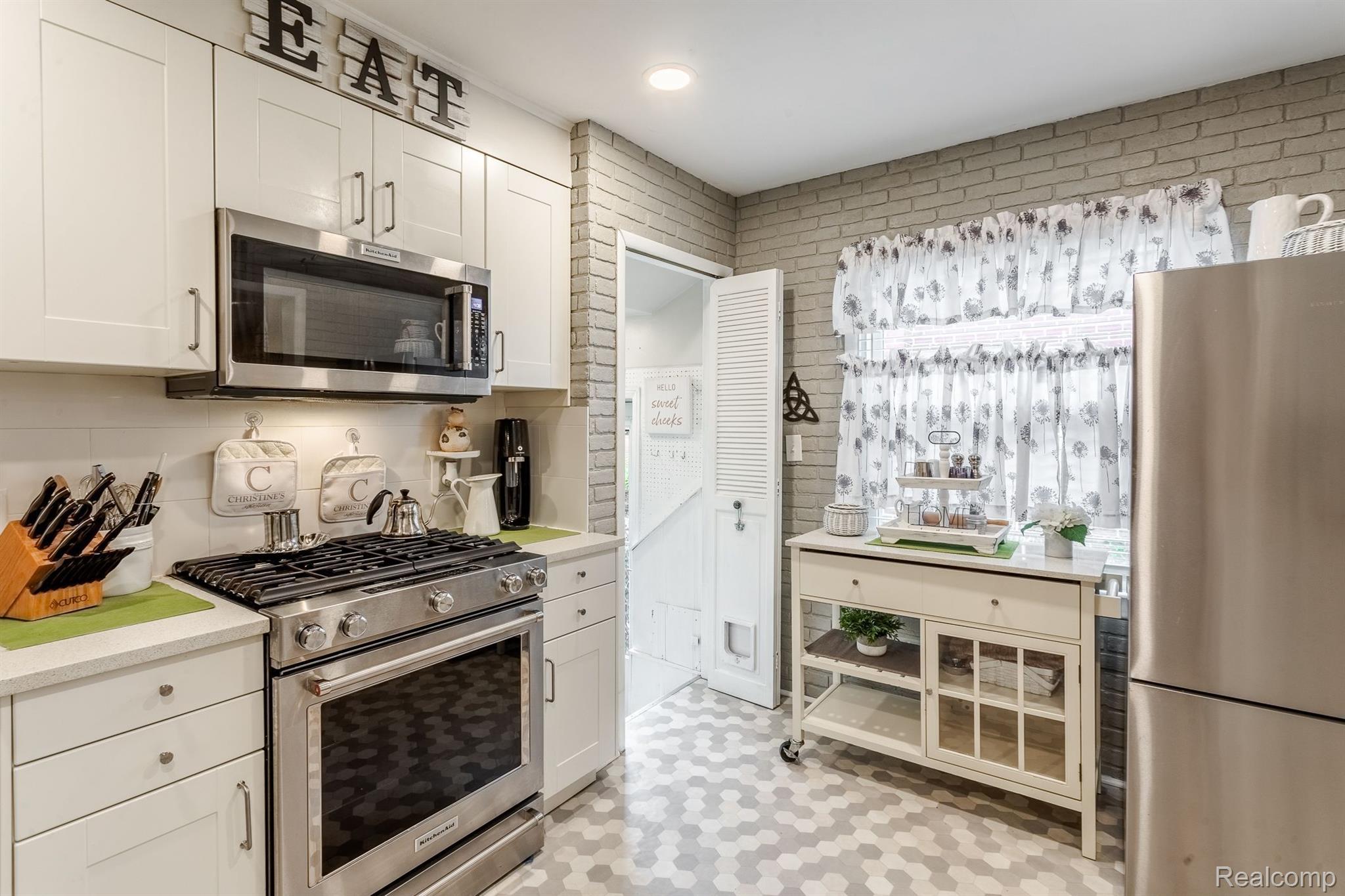 3219 N Vermont Avenue