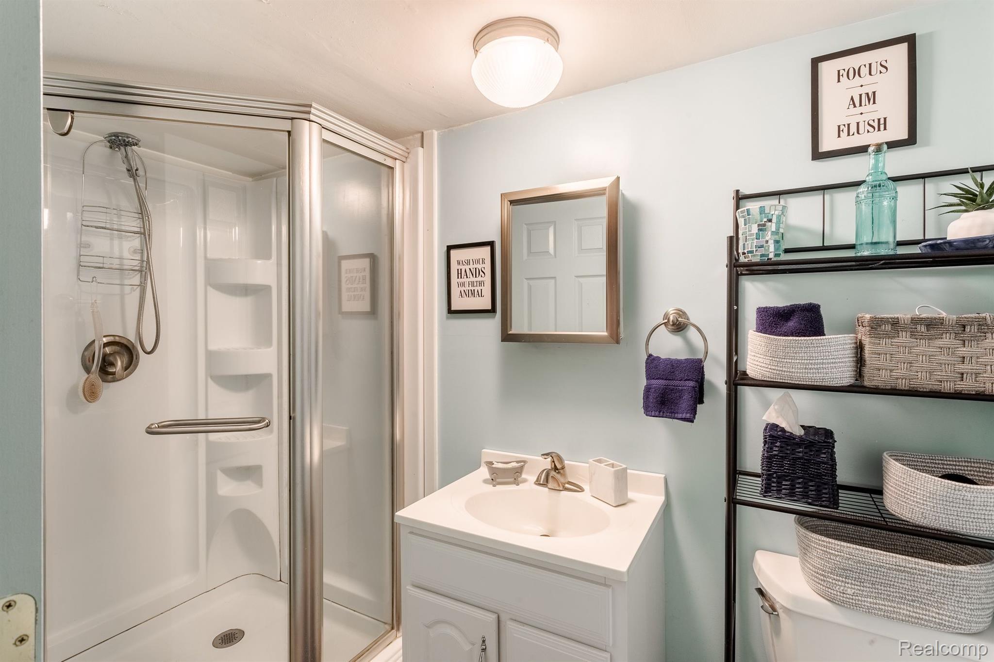 3219 N Vermont Avenue