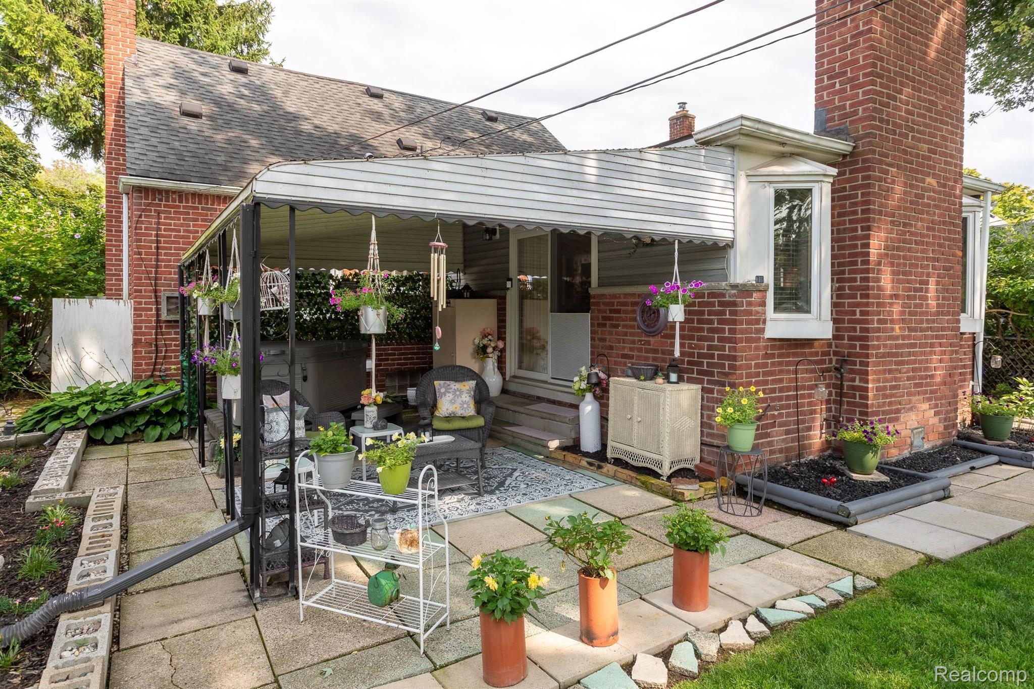 3219 N Vermont Avenue