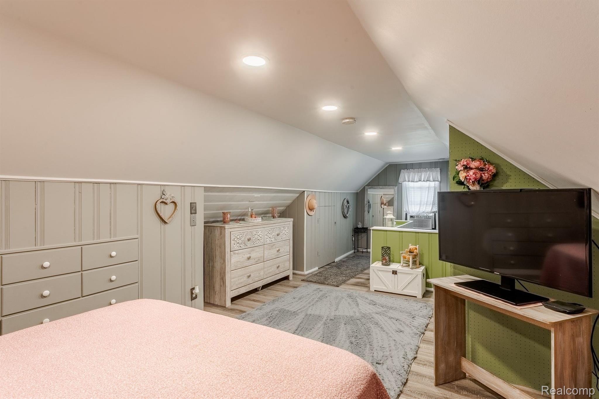 3219 N Vermont Avenue