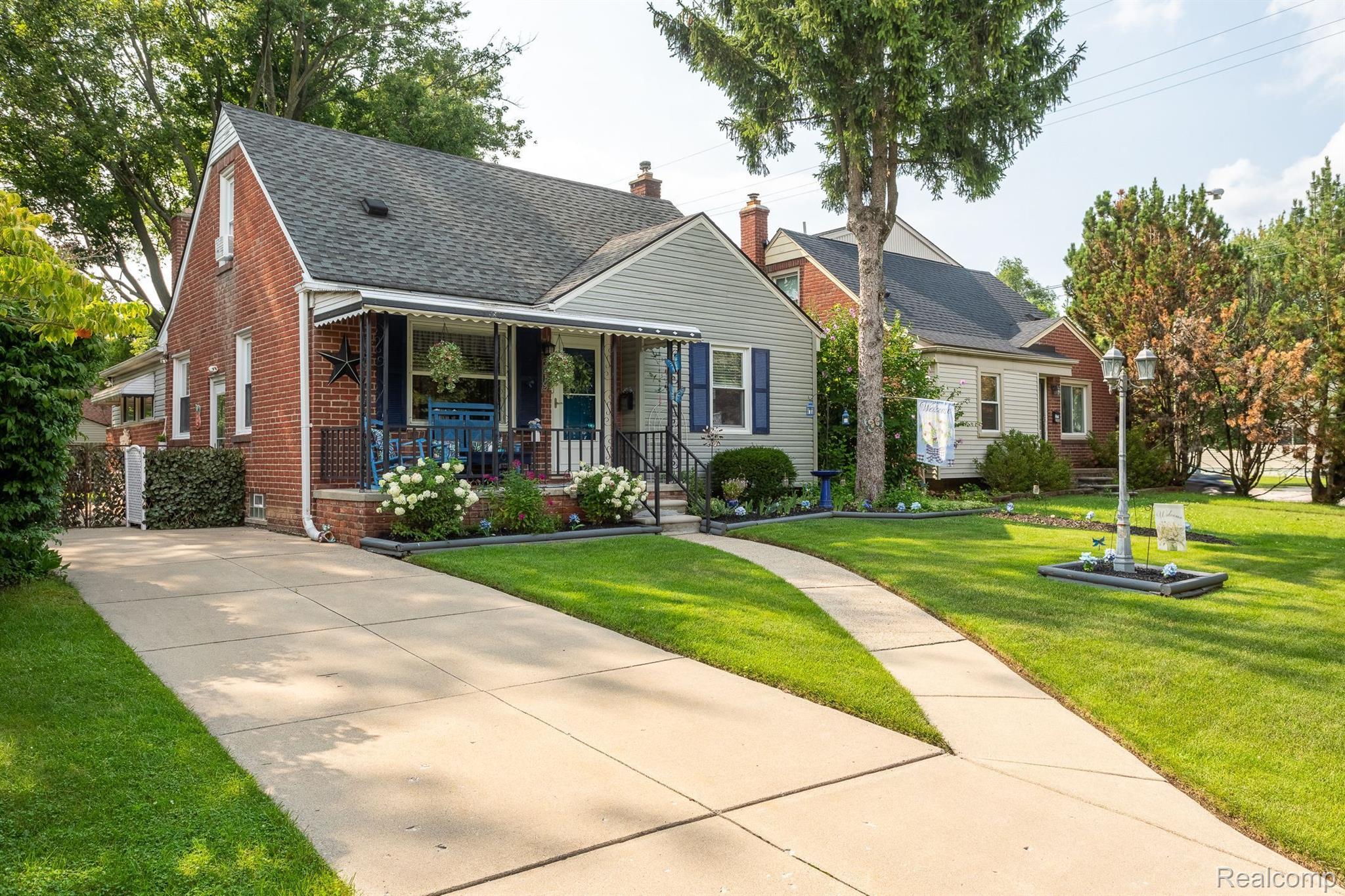 3219 N Vermont Avenue