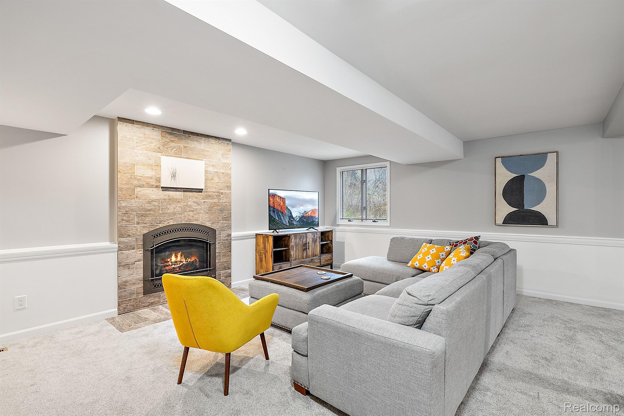 6992 Biscayne Avenue