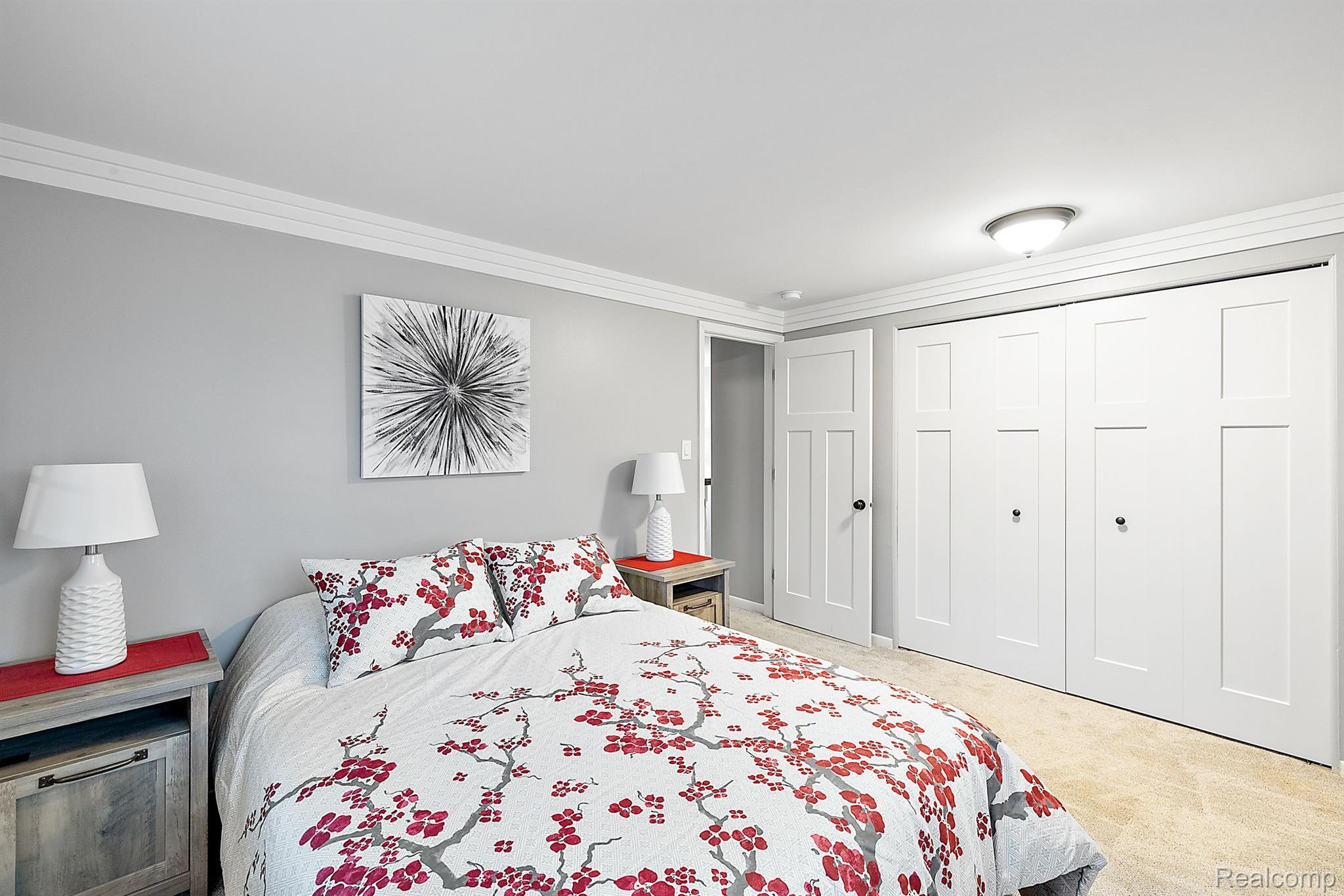 6992 Biscayne Avenue