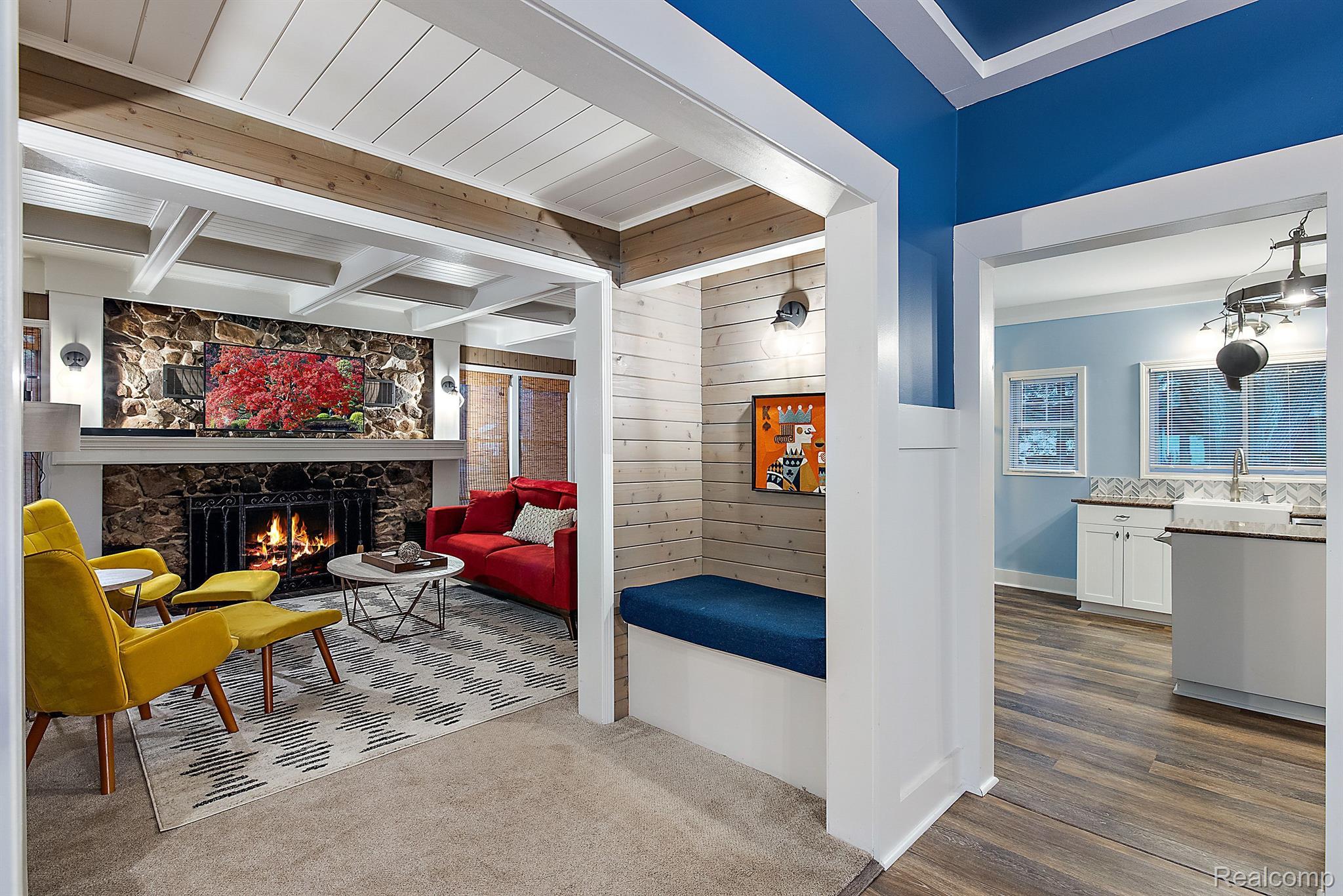 6992 Biscayne Avenue