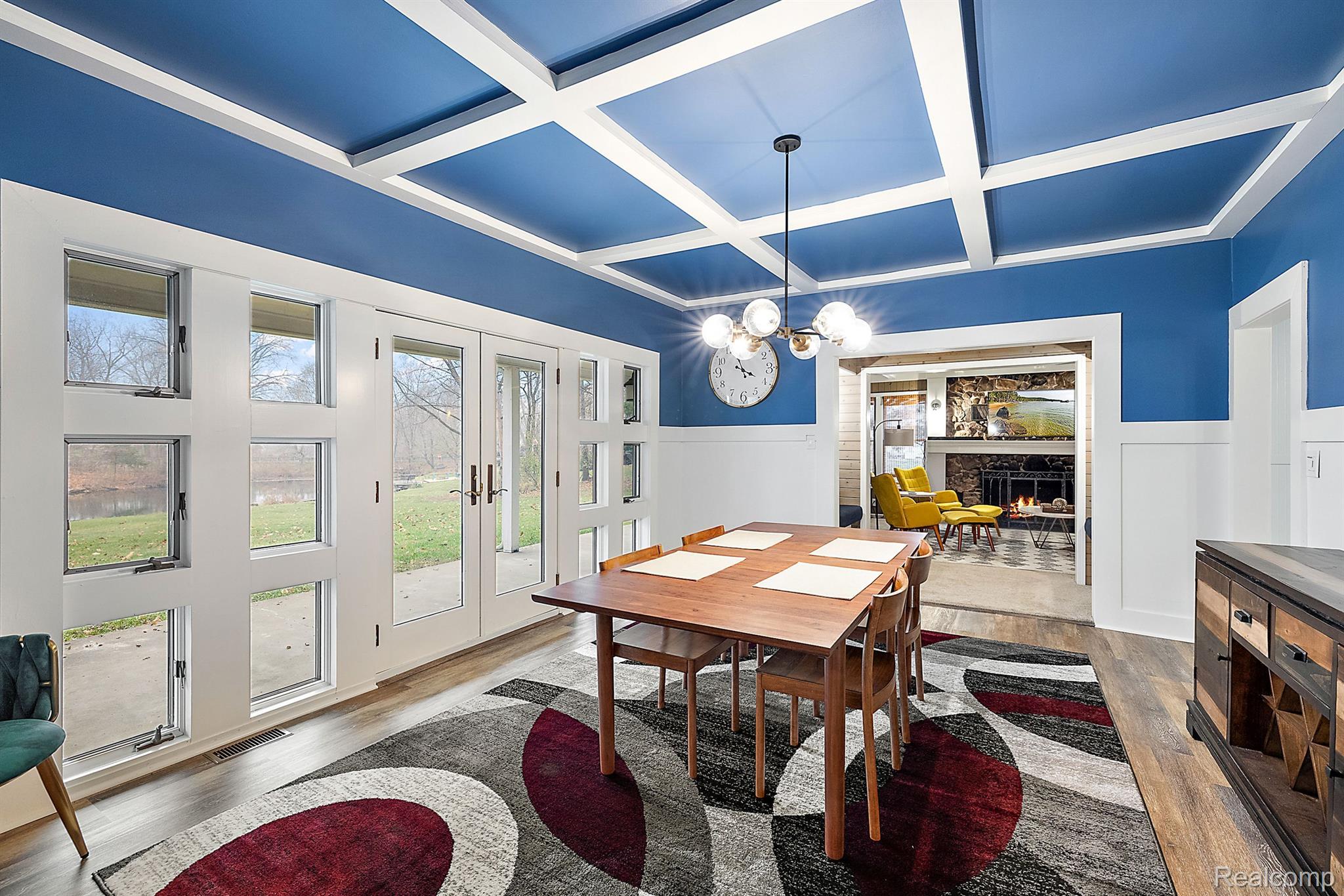 6992 Biscayne Avenue