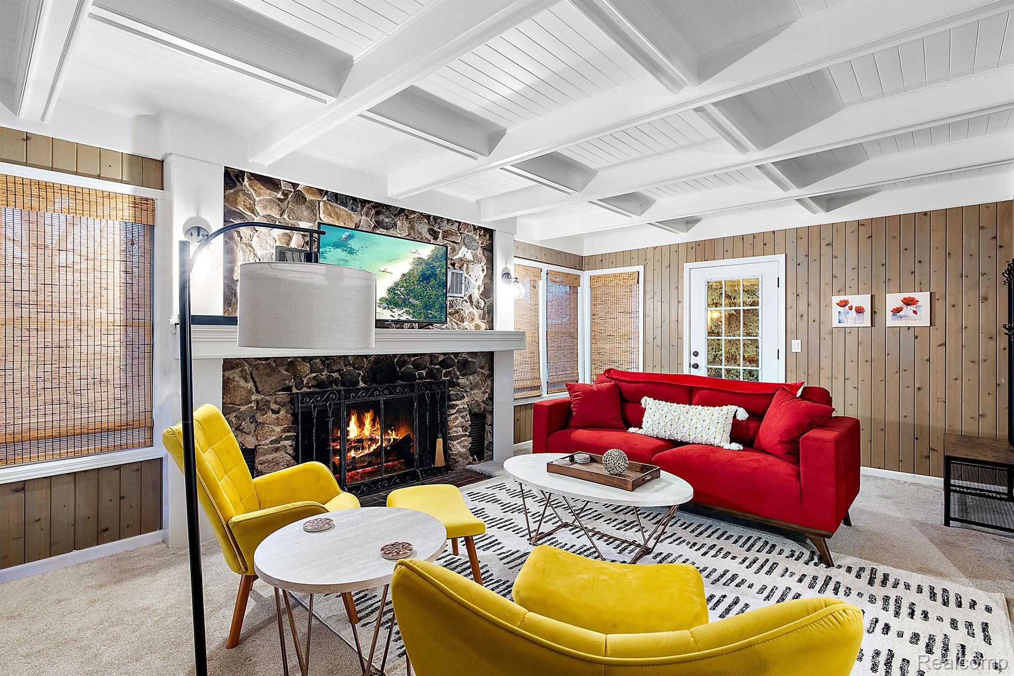 6992 Biscayne Avenue