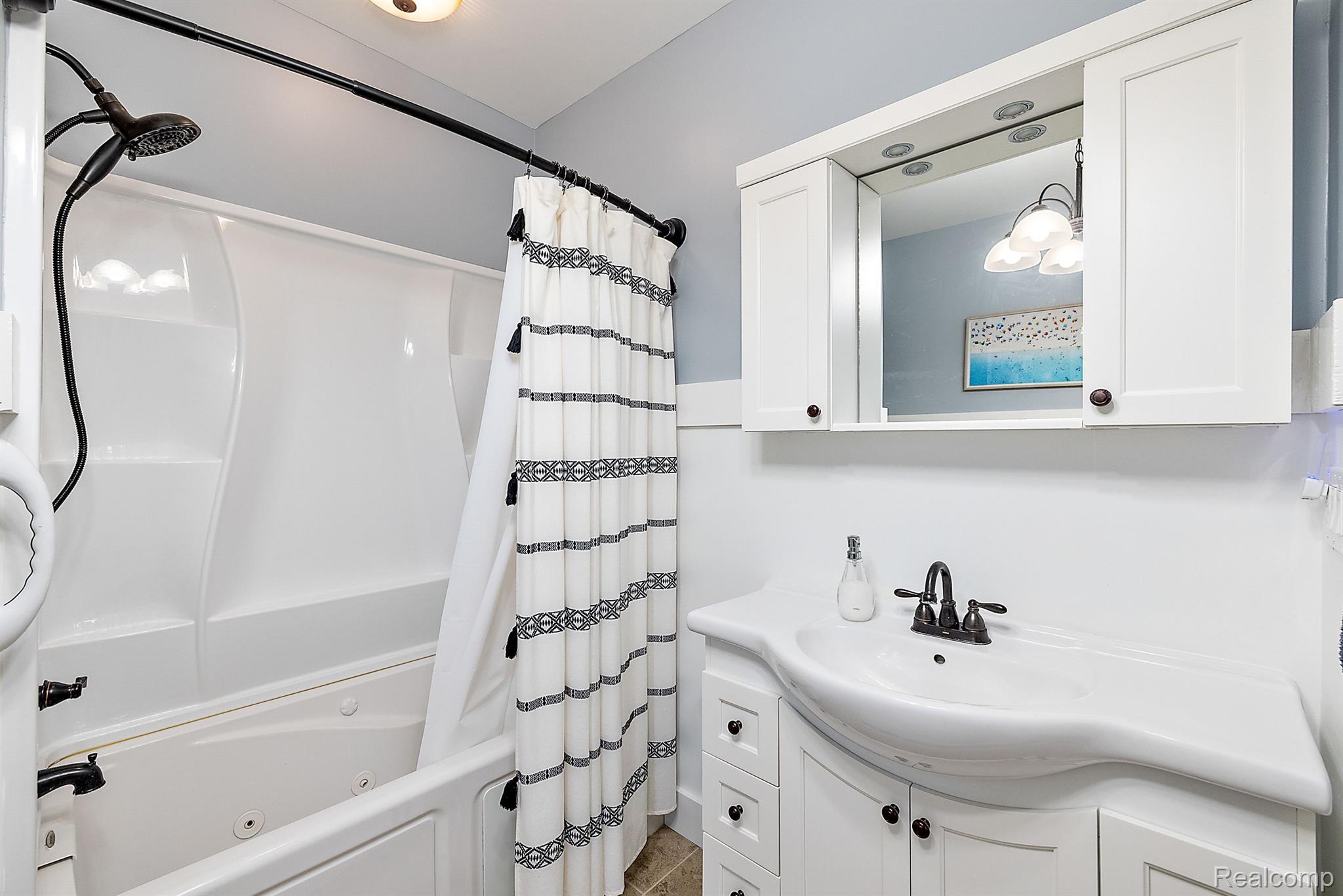 6992 Biscayne Avenue