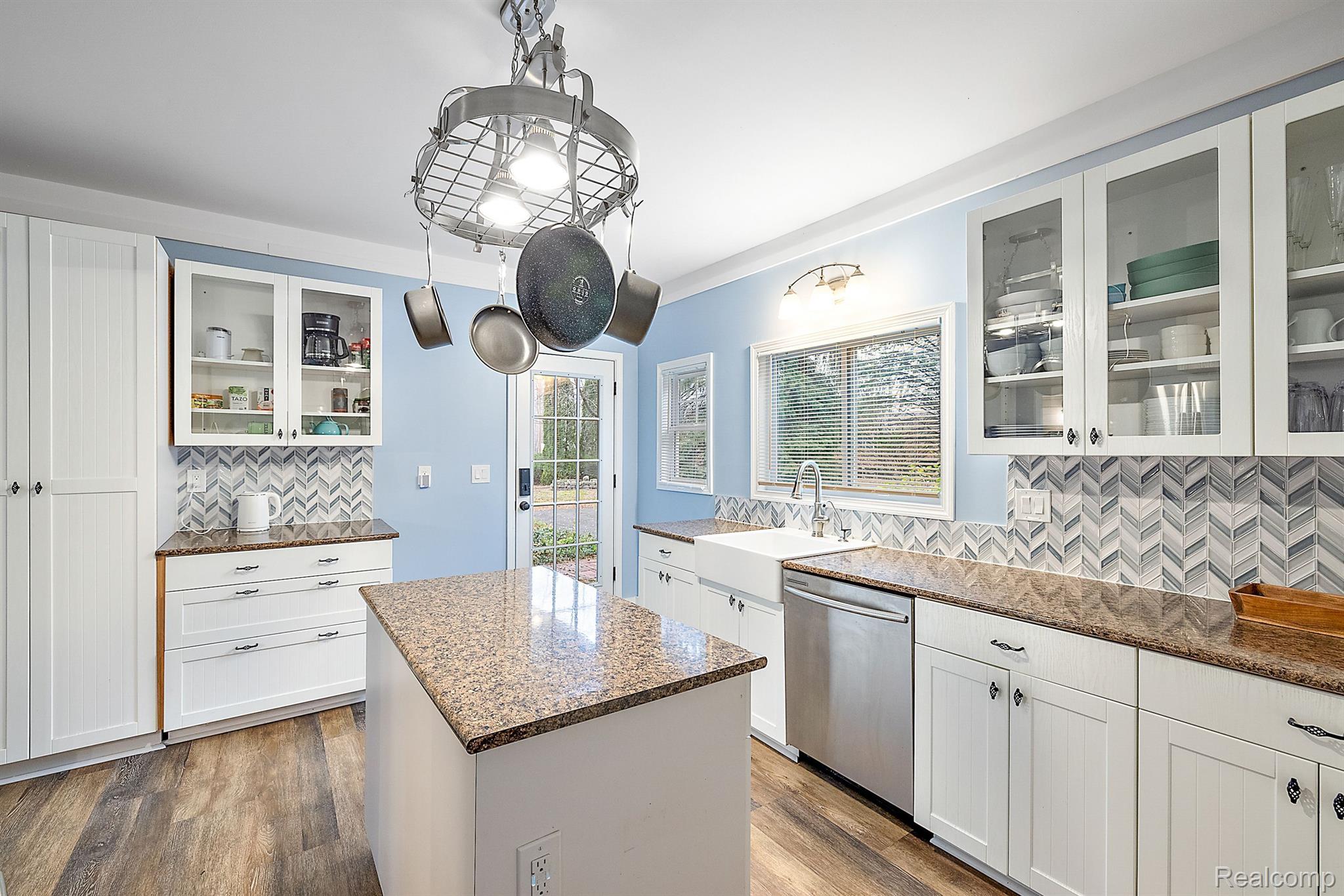 6992 Biscayne Avenue