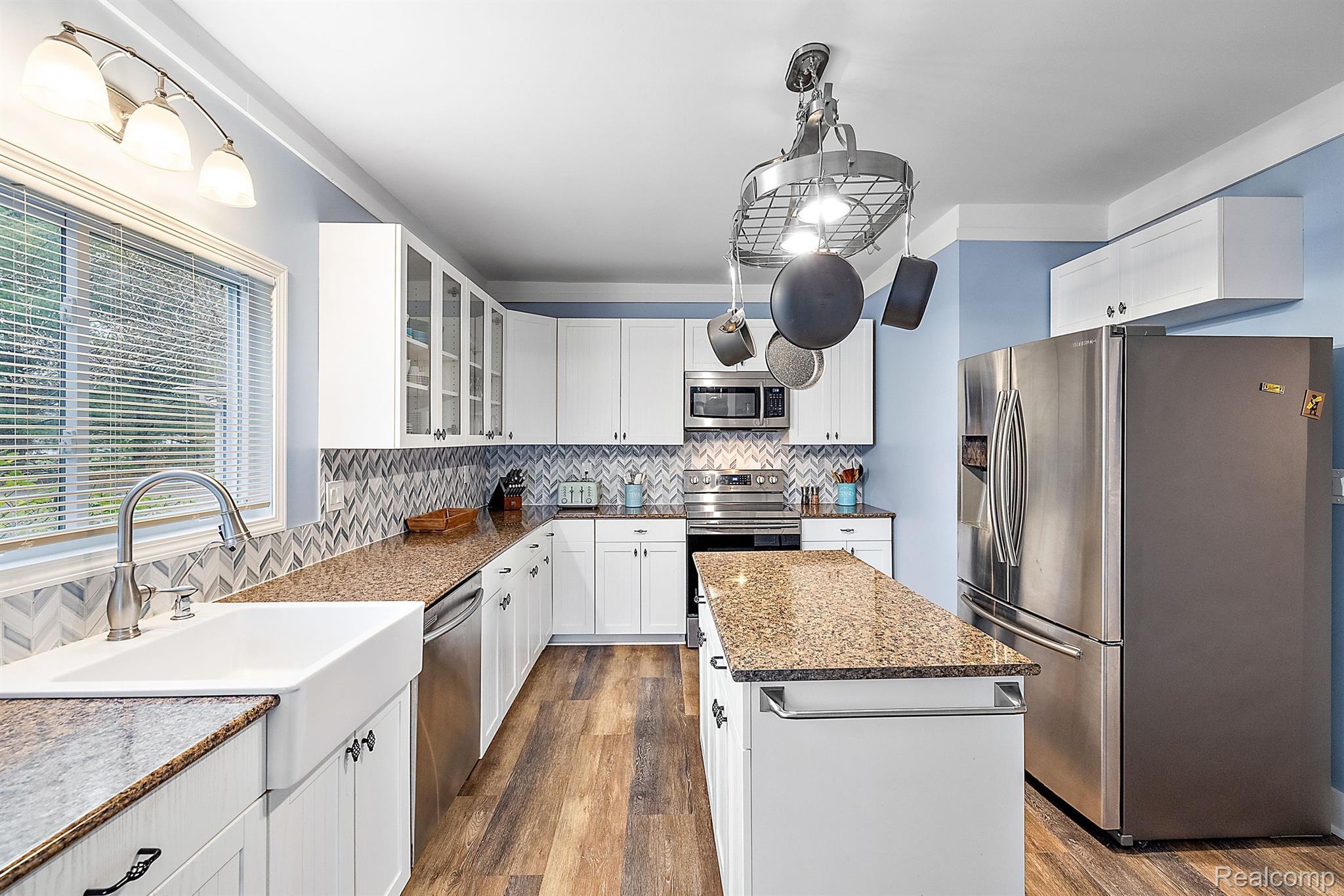 6992 Biscayne Avenue