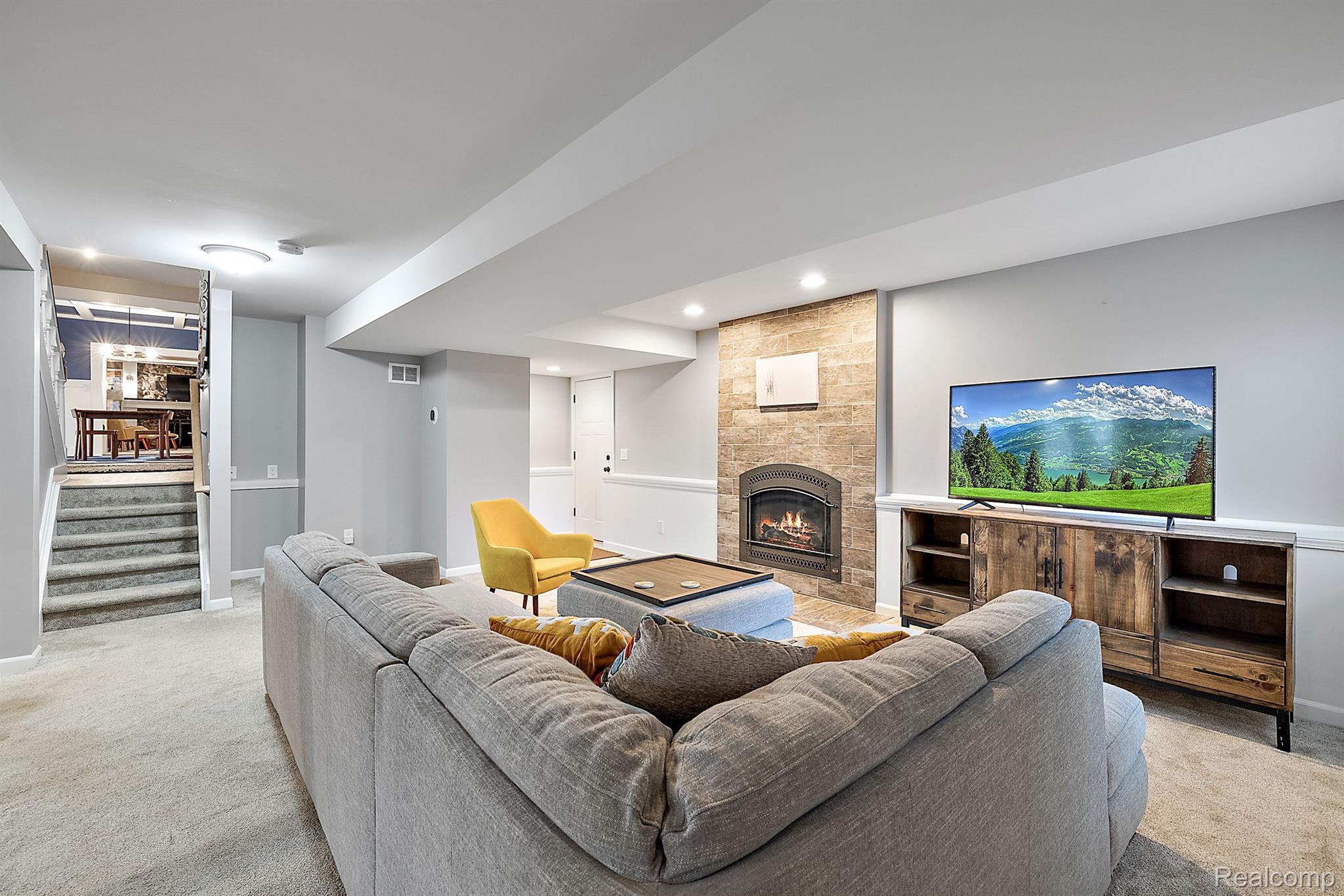 6992 Biscayne Avenue