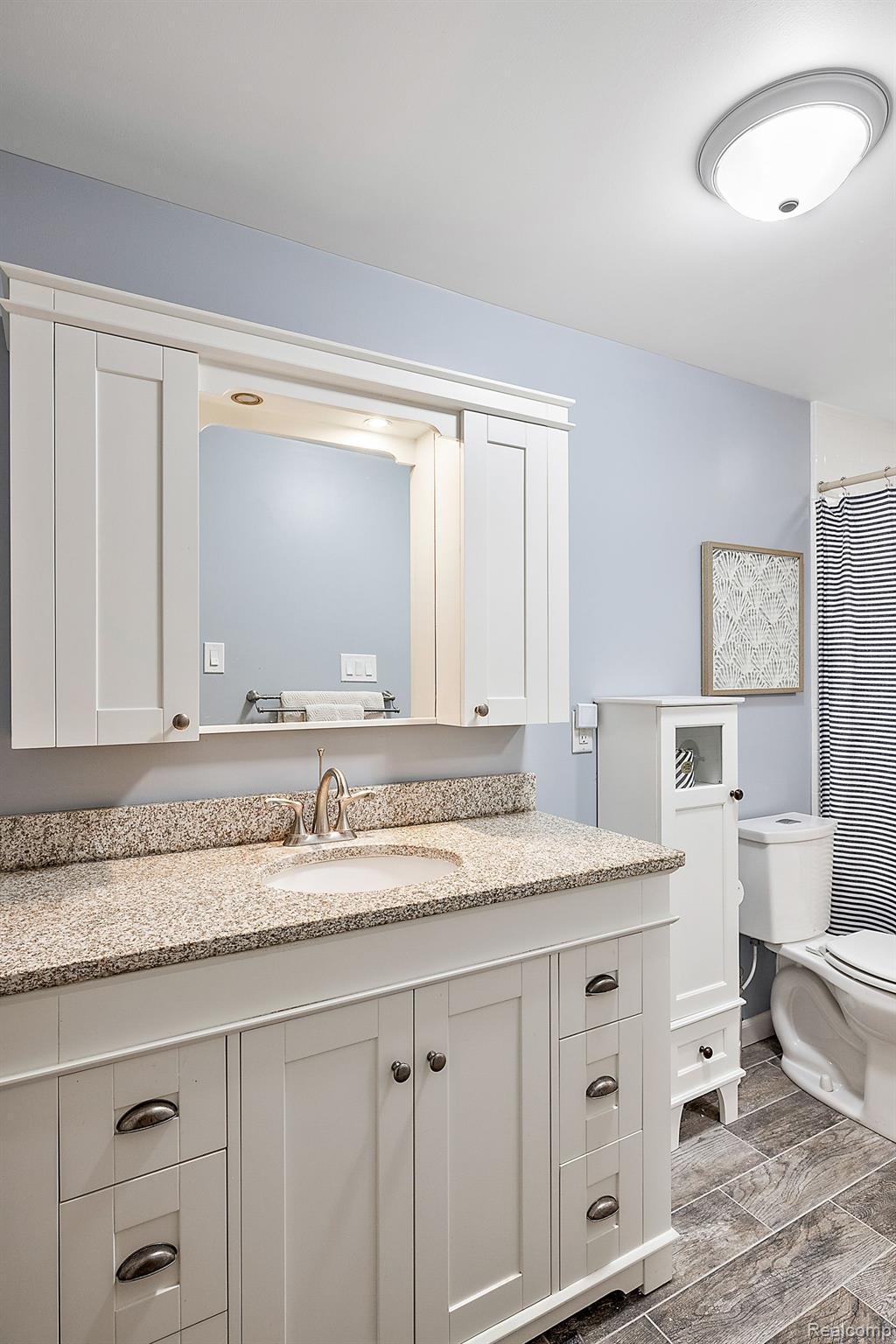 6992 Biscayne Avenue