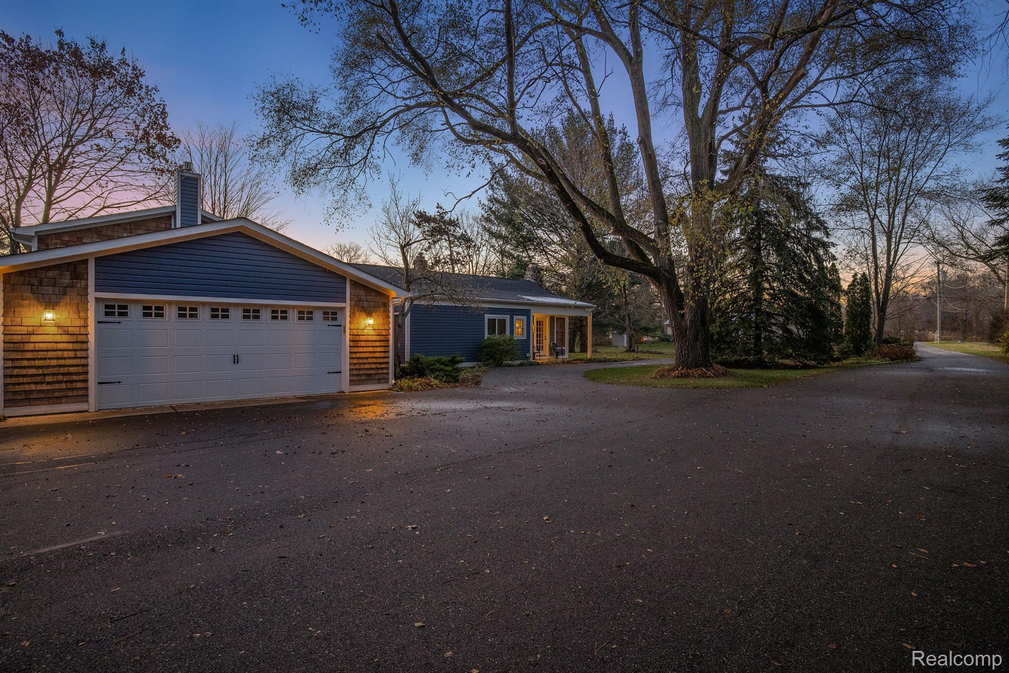 6992 Biscayne Avenue