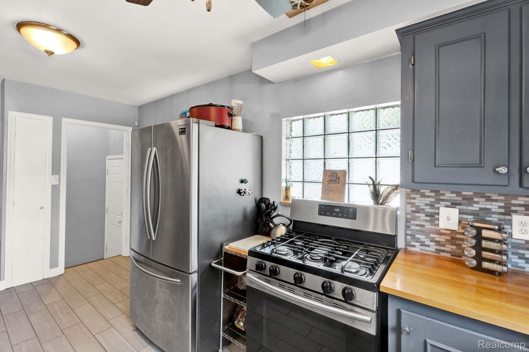 20075 Roscommon Street