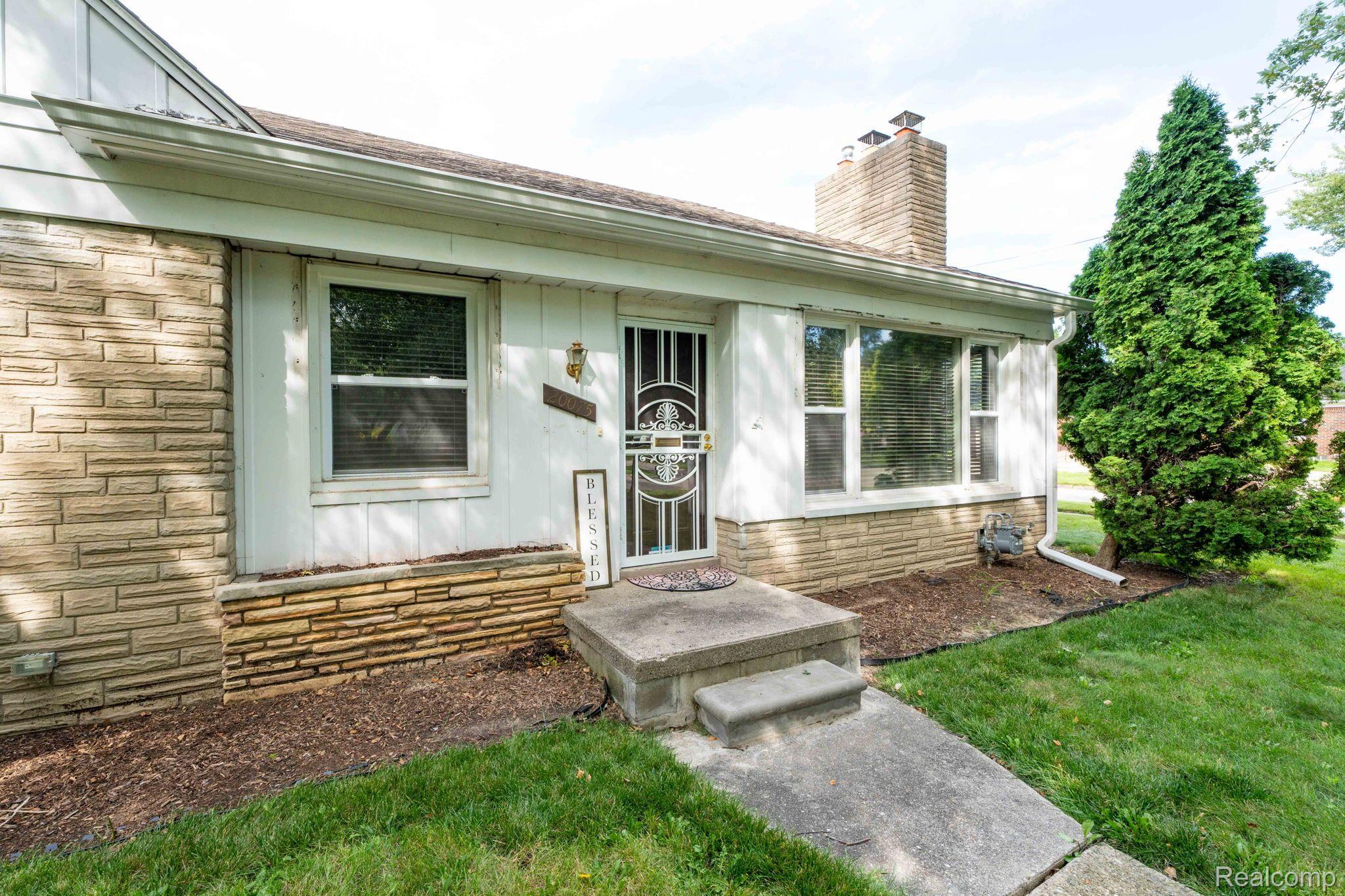 20075 Roscommon Street