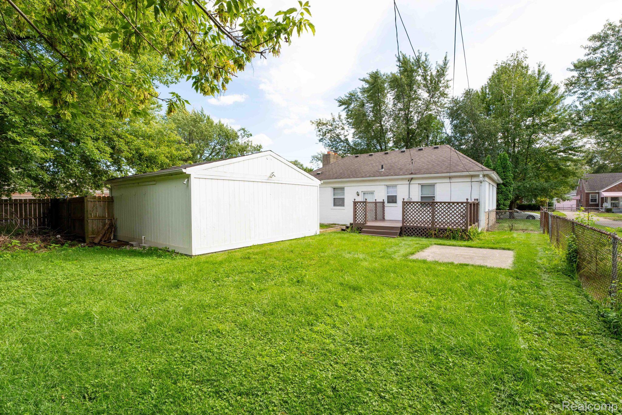 20075 Roscommon Street