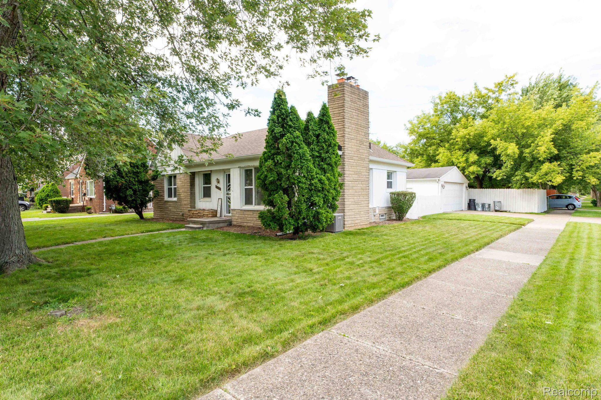 20075 Roscommon Street