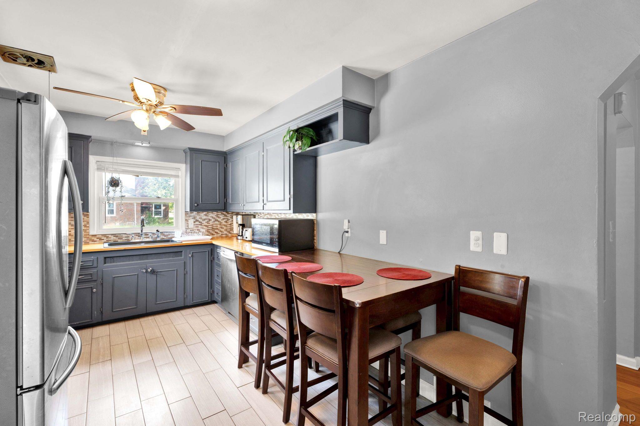 20075 Roscommon Street