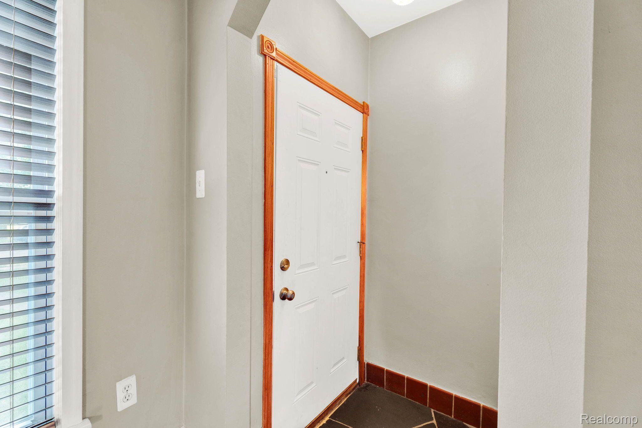 20075 Roscommon Street