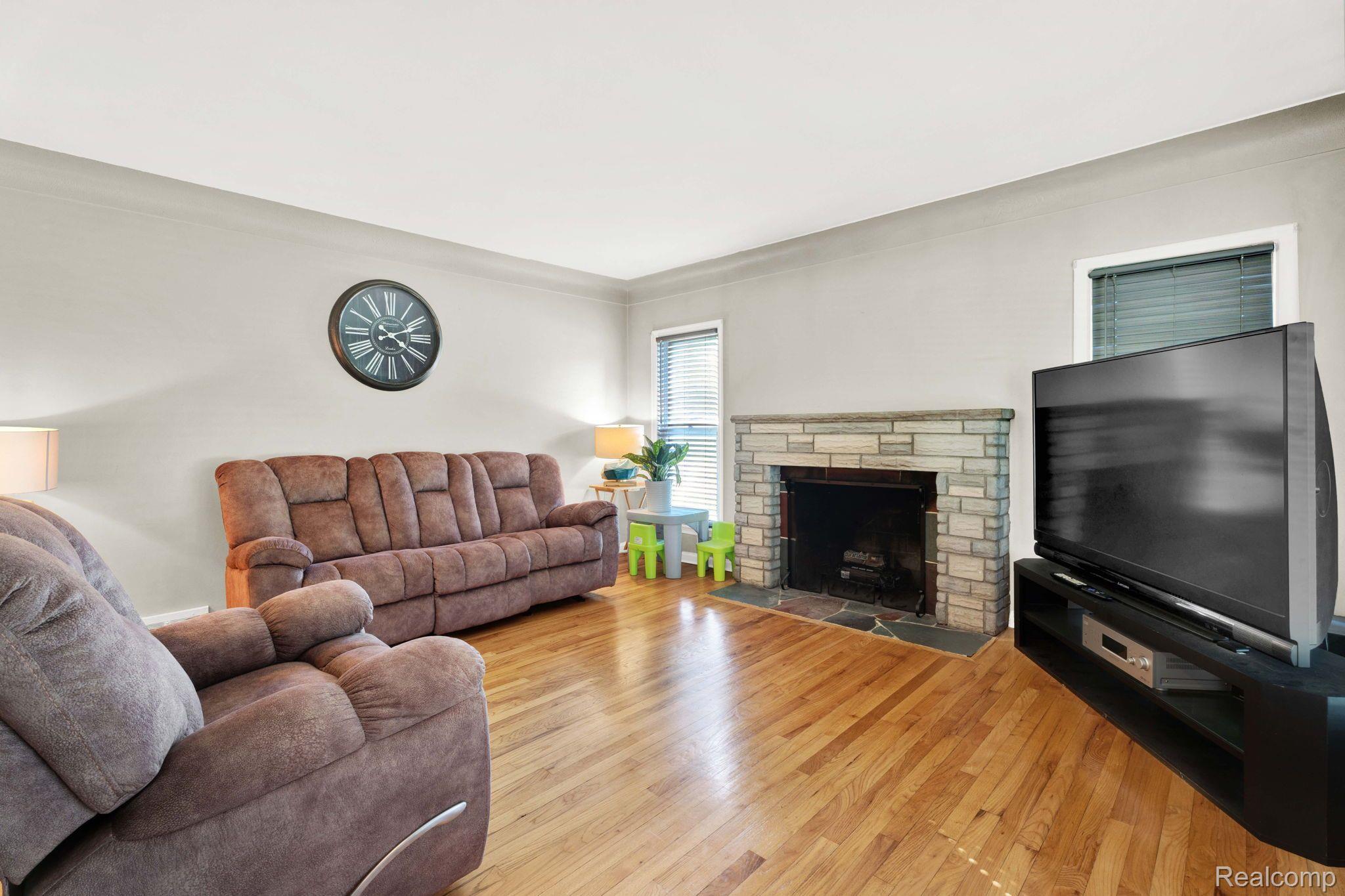 20075 Roscommon Street