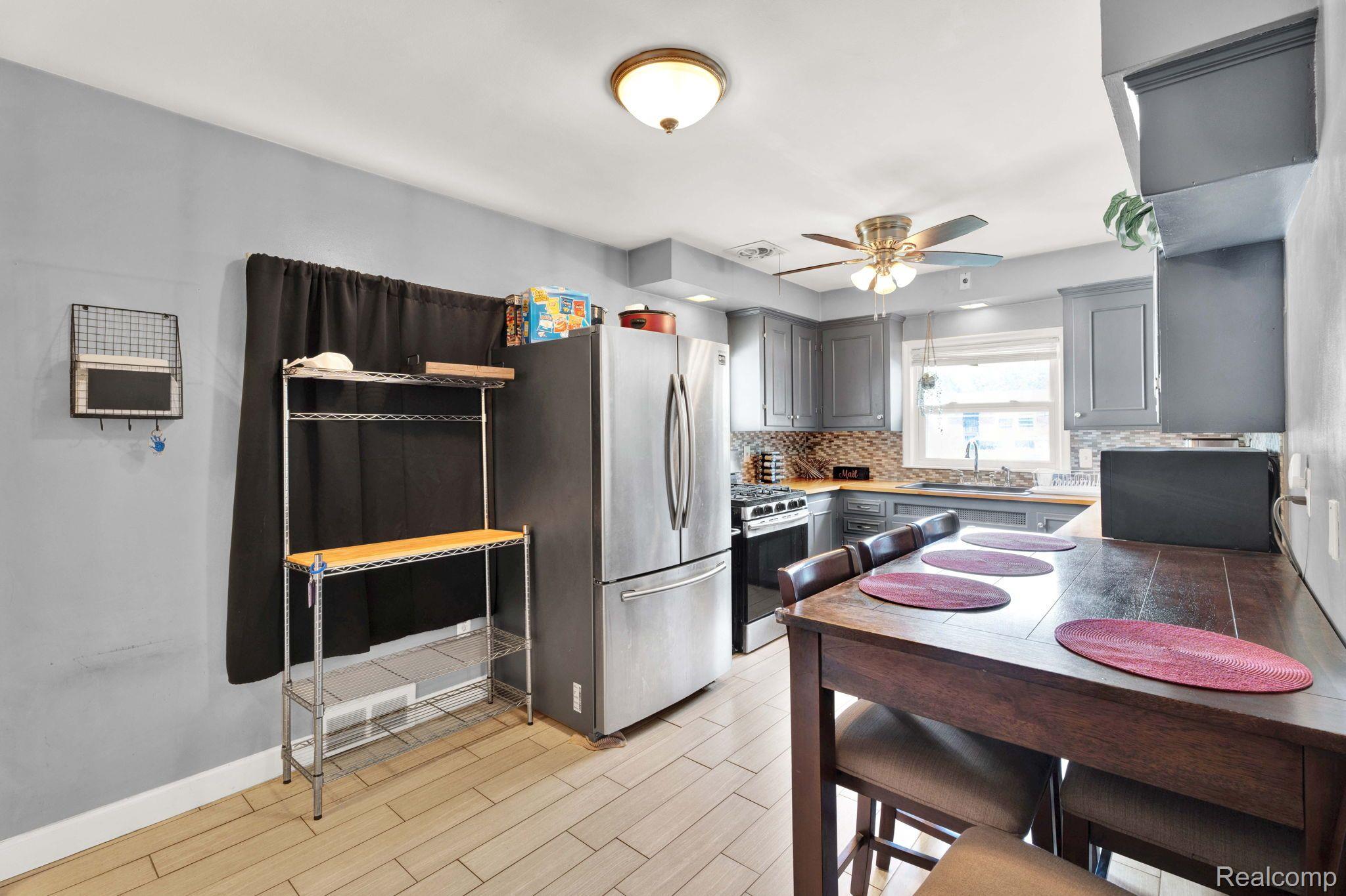 20075 Roscommon Street