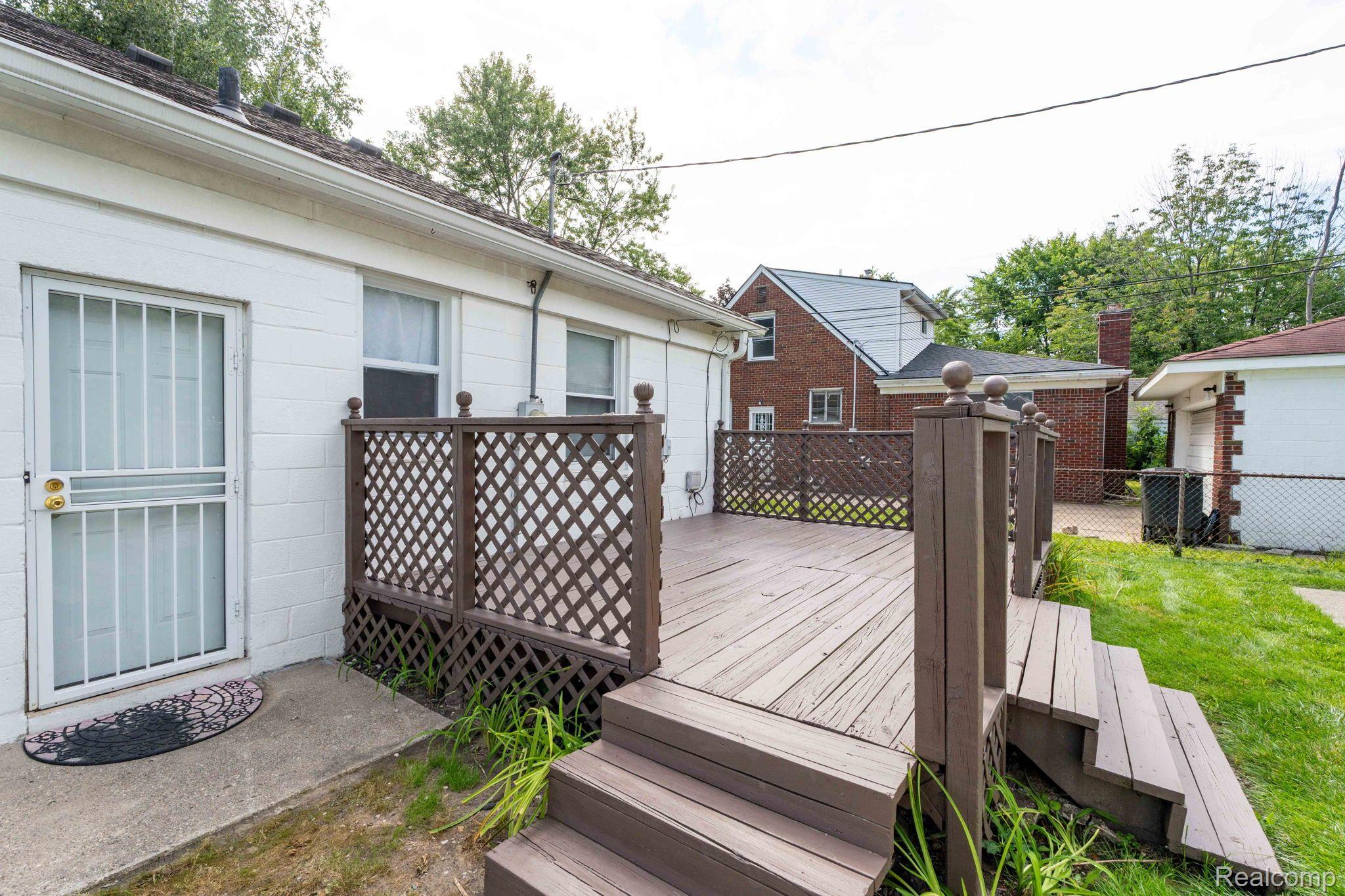 20075 Roscommon Street