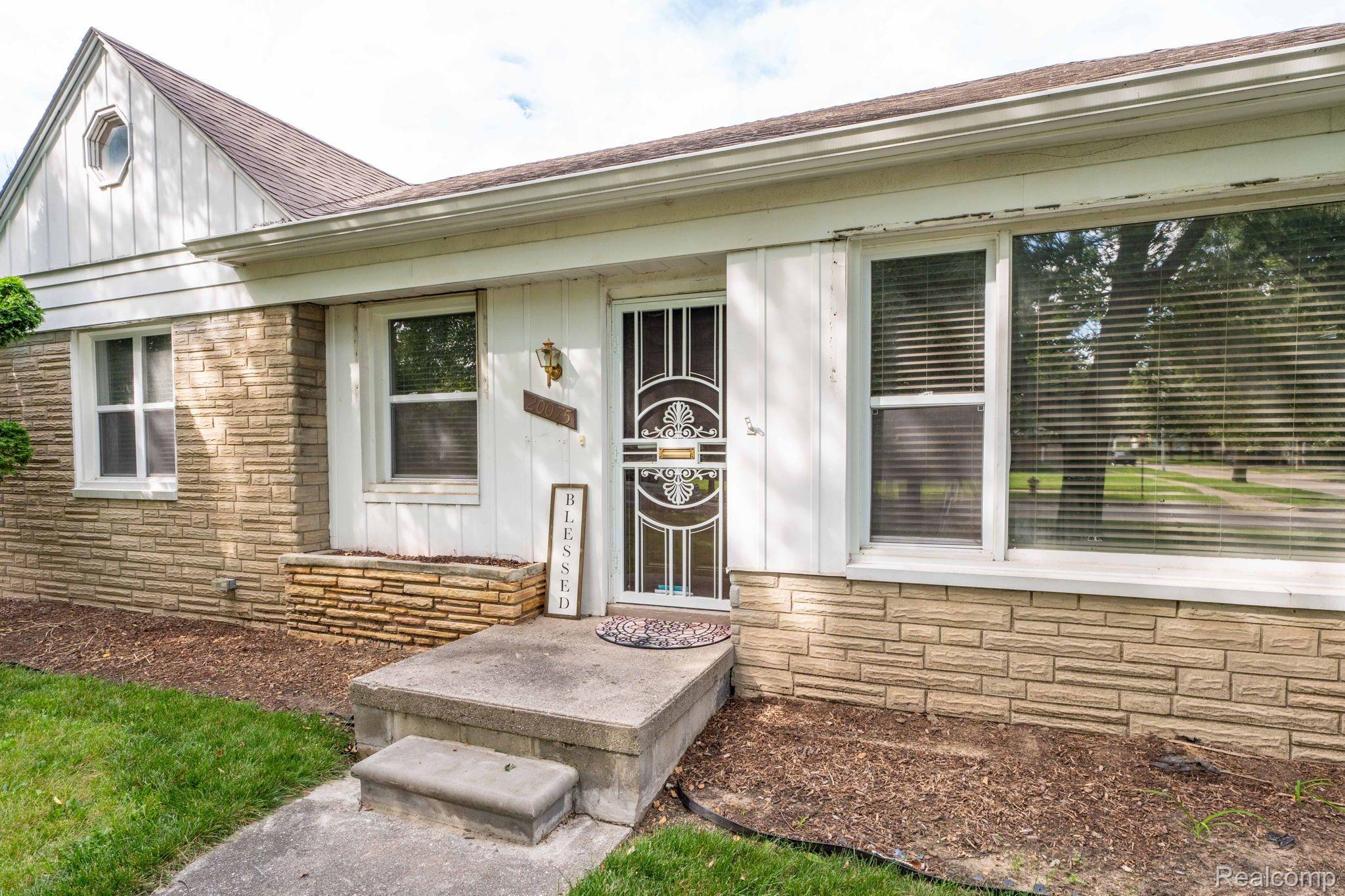 20075 Roscommon Street