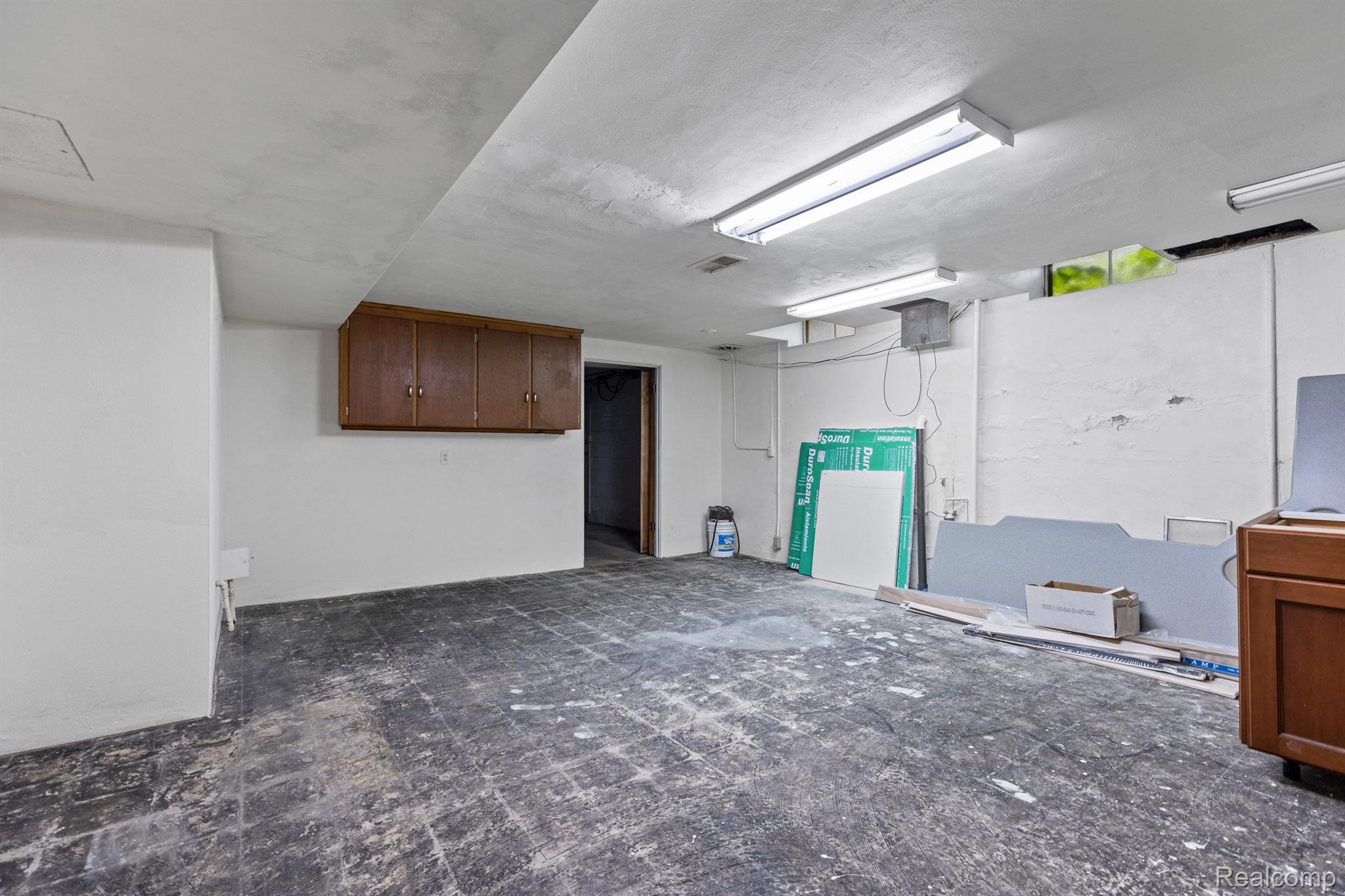 195 Kercheval Avenue