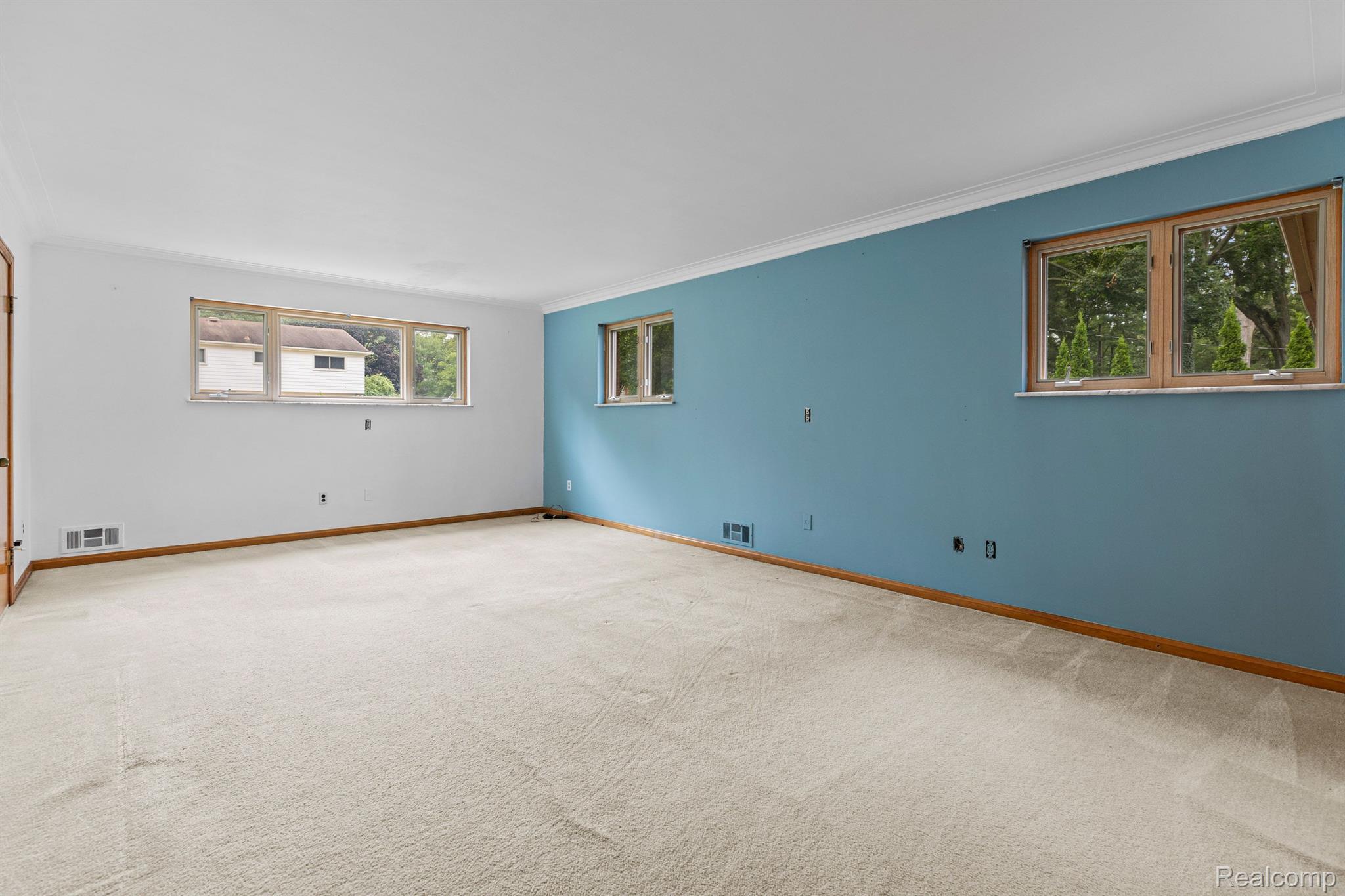 195 Kercheval Avenue