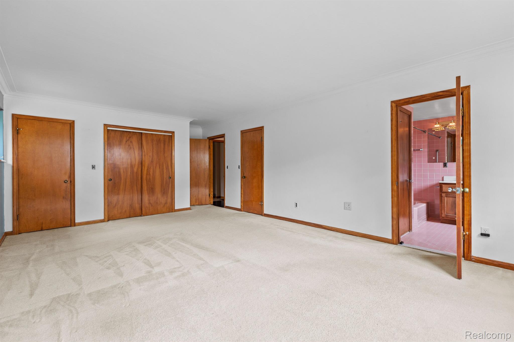 195 Kercheval Avenue