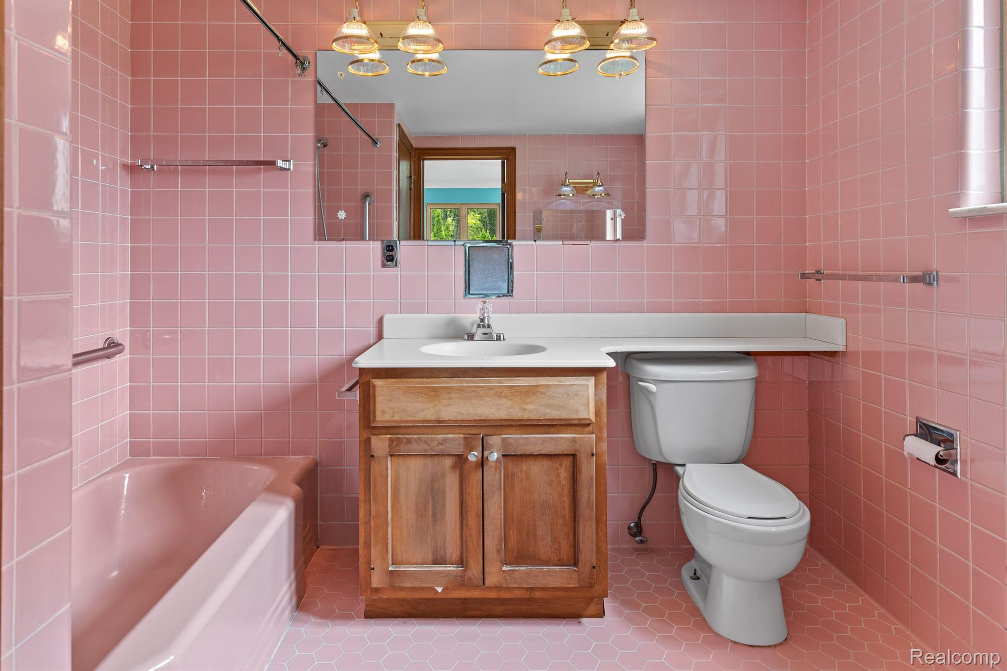 195 Kercheval Avenue