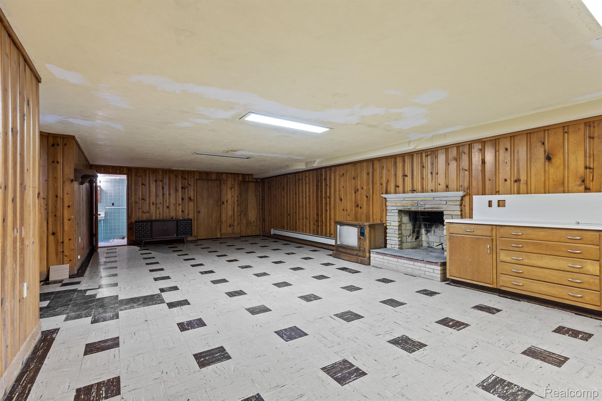 195 Kercheval Avenue