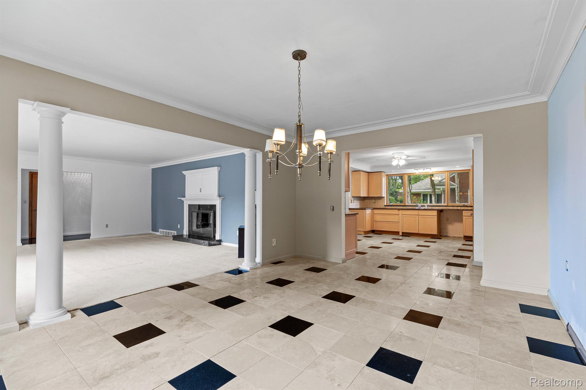 195 Kercheval Avenue