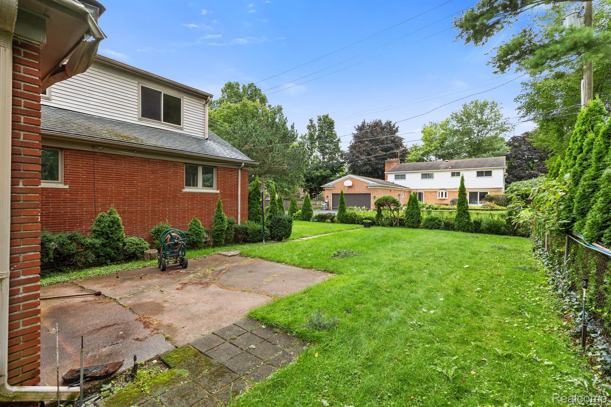 195 Kercheval Avenue