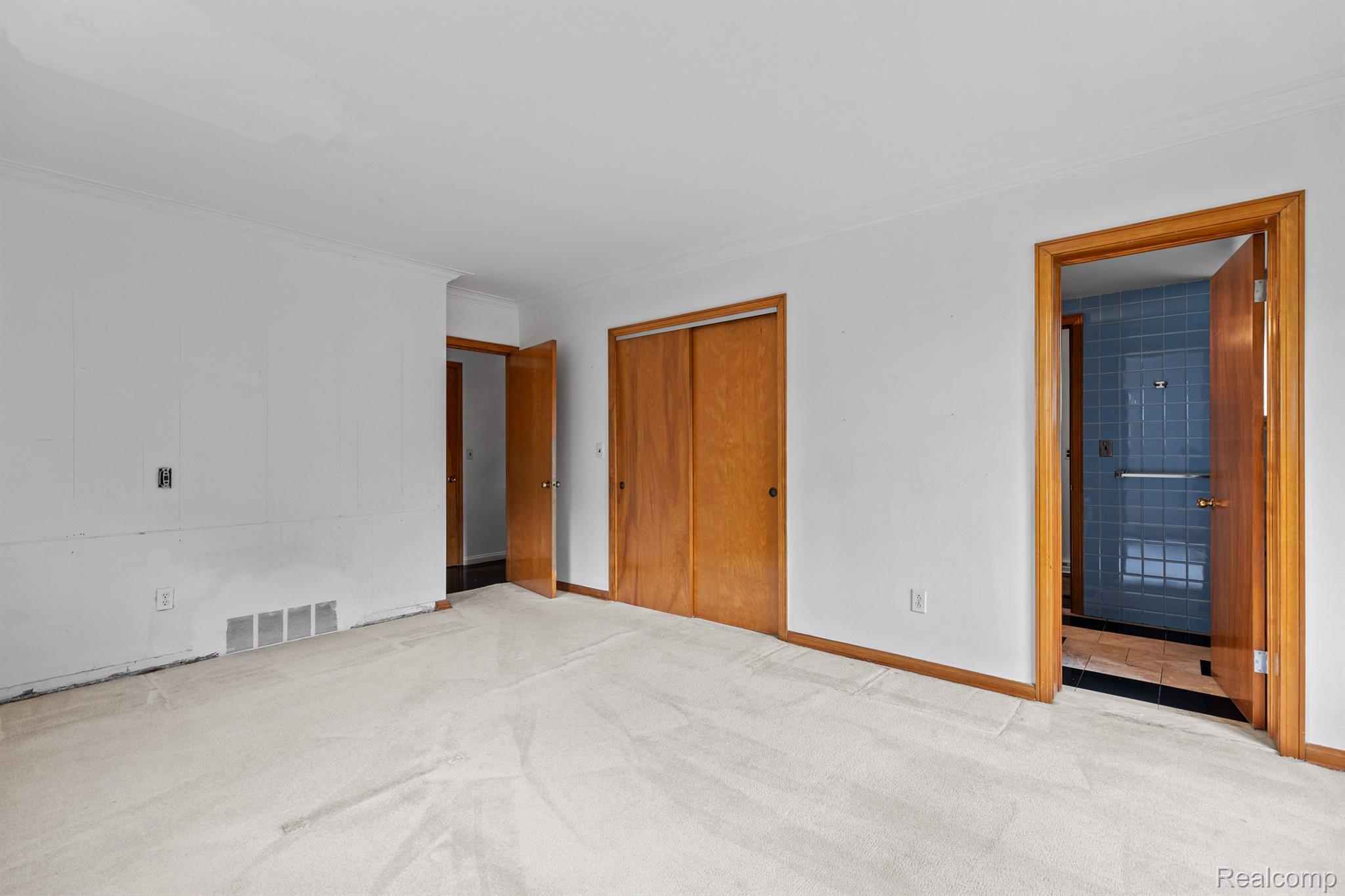 195 Kercheval Avenue