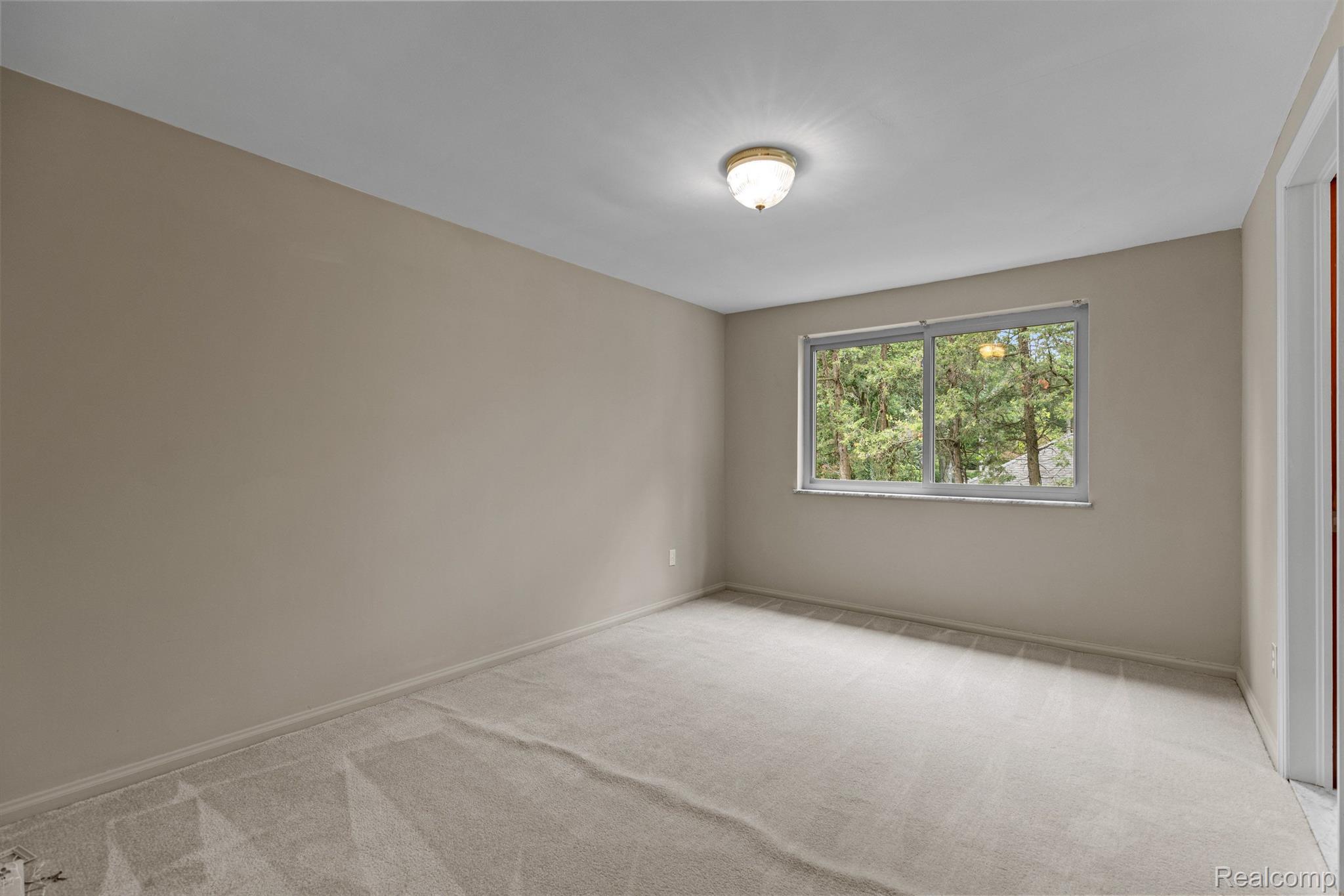 195 Kercheval Avenue